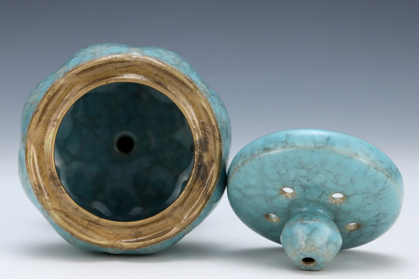 An Exquisite Ru yao Sky Blue Glazed Cover with Gold Censer - 6