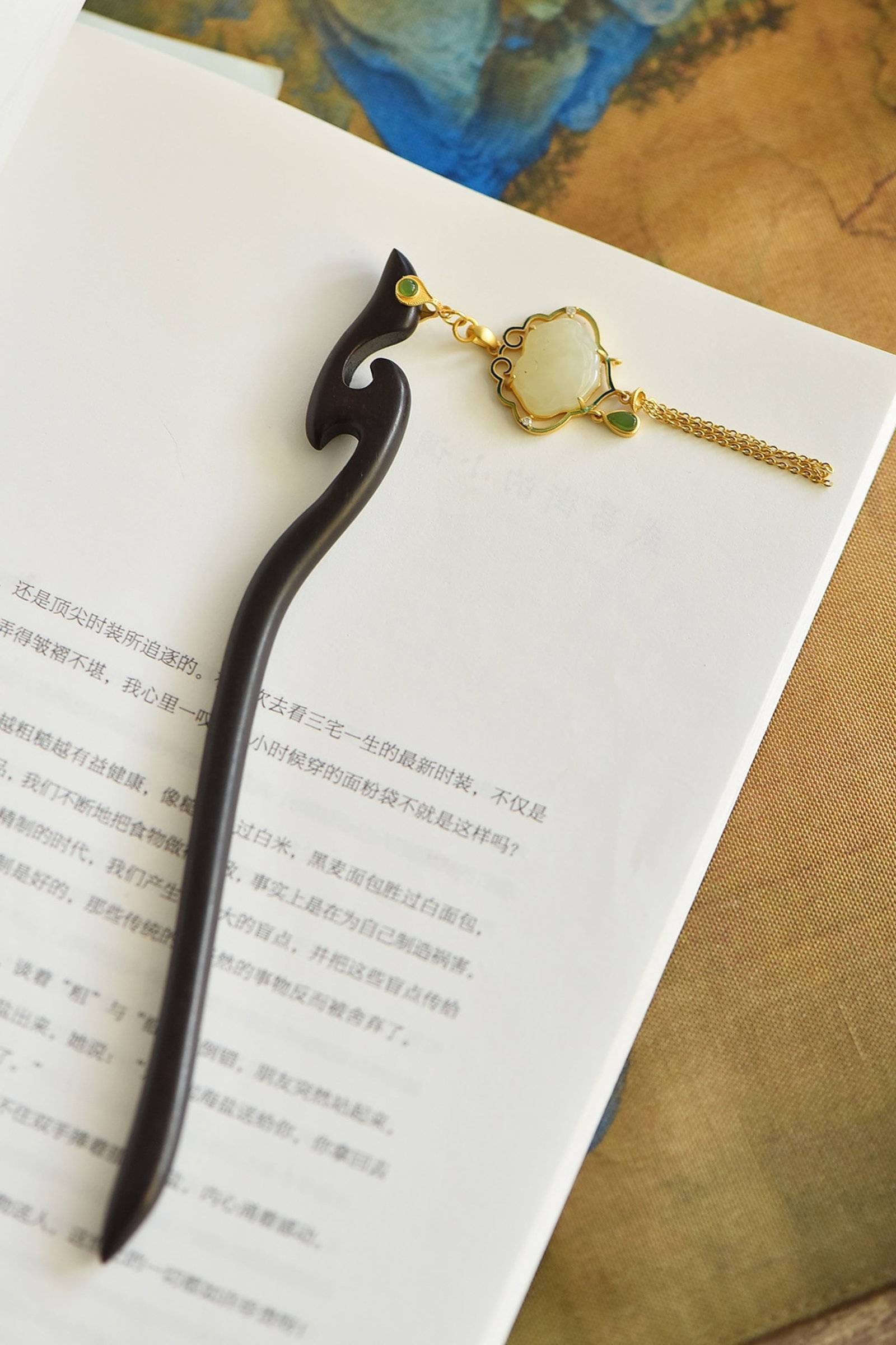 An Exquisite Sterling Silver-Gold Plated Inlaid White Jade Ebony Hairpin - 4