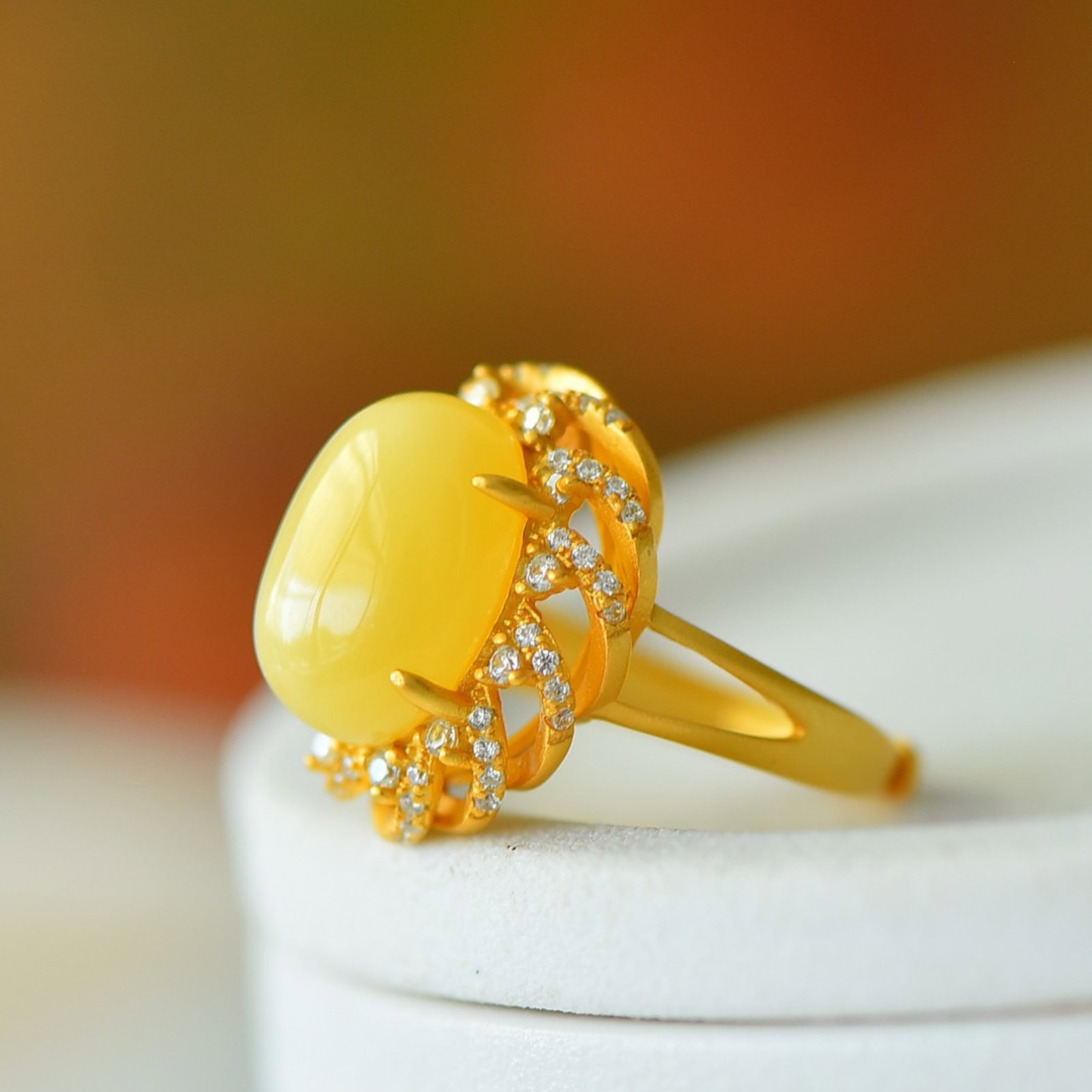 An Exquisite Sterling Silver-Gold Plated Inlaid Amber Ring,Inlaid Diamond - 3