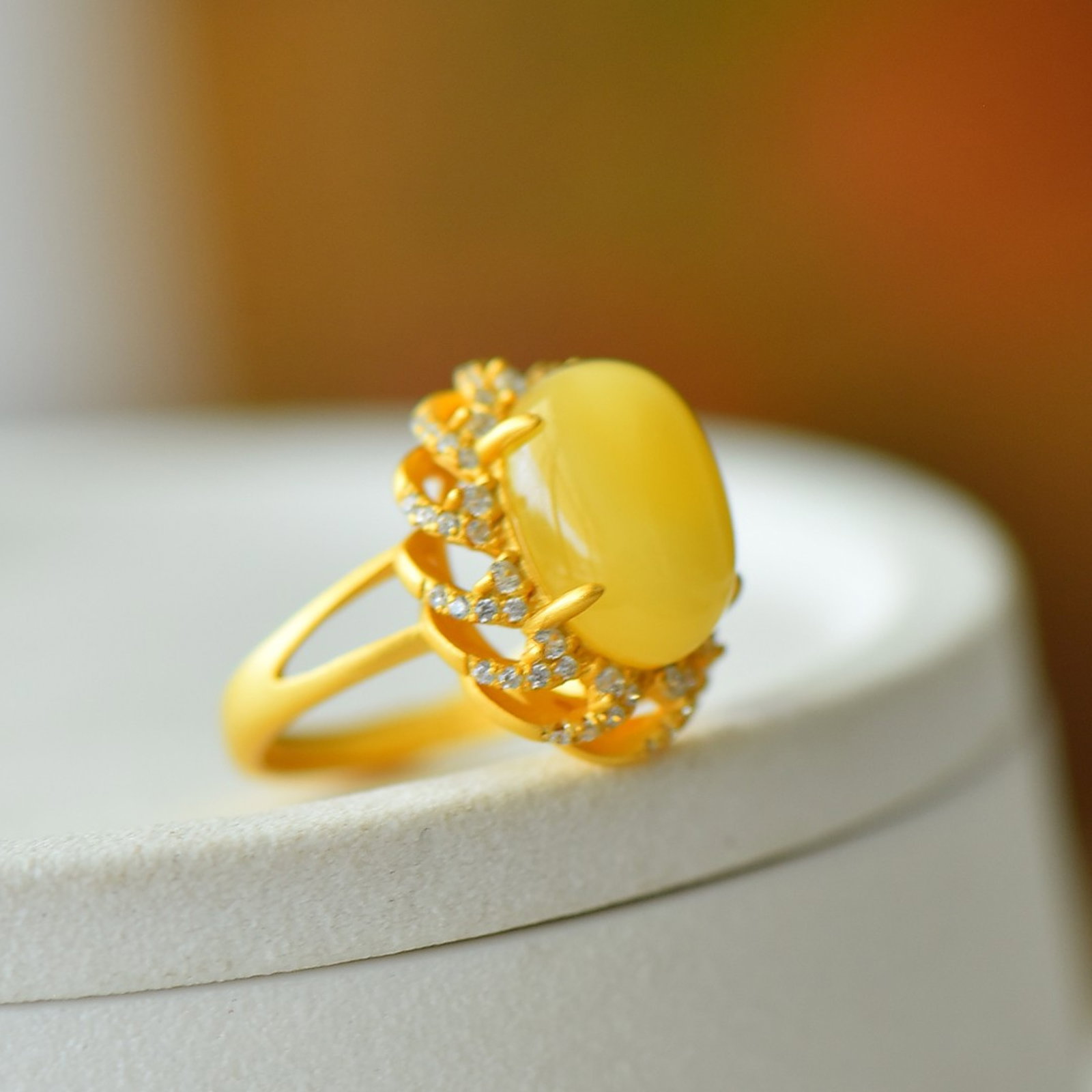 An Exquisite Sterling Silver-Gold Plated Inlaid Amber Ring,Inlaid Diamond - 4