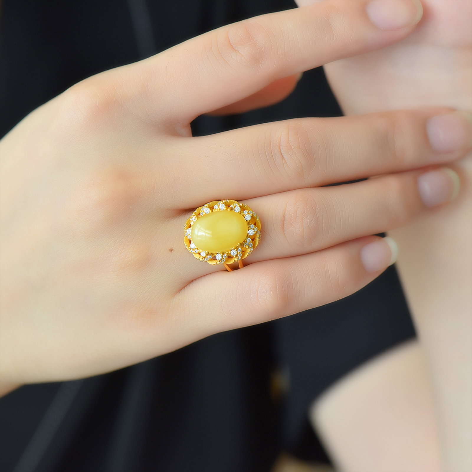 An Exquisite Sterling Silver-Gold Plated Inlaid Amber Ring,Inlaid Diamond - 6
