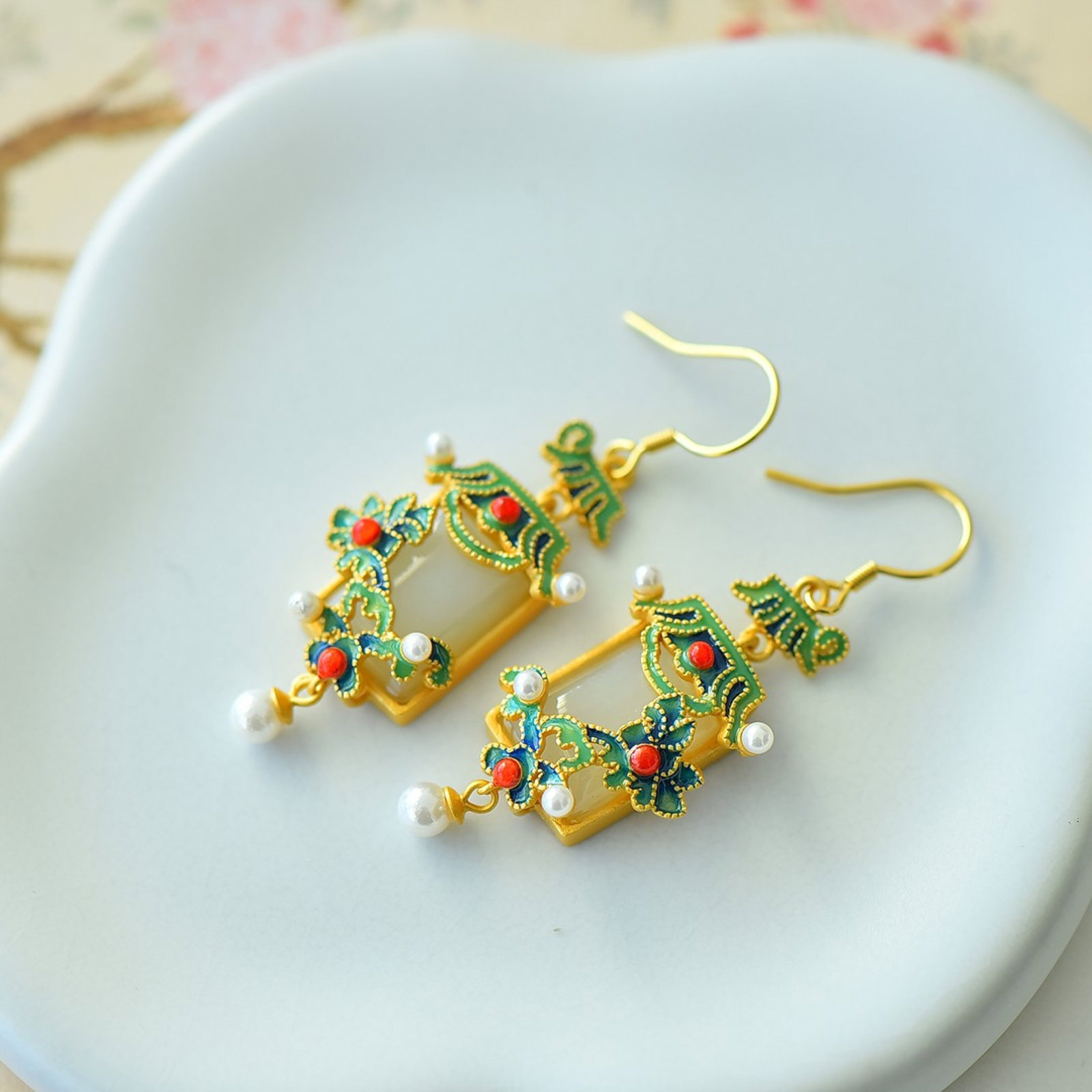 A Pair of Exquisite Sterling Silver-Gold Plated Inlaid White Jade Earrings,Inlaid Pearls - 3