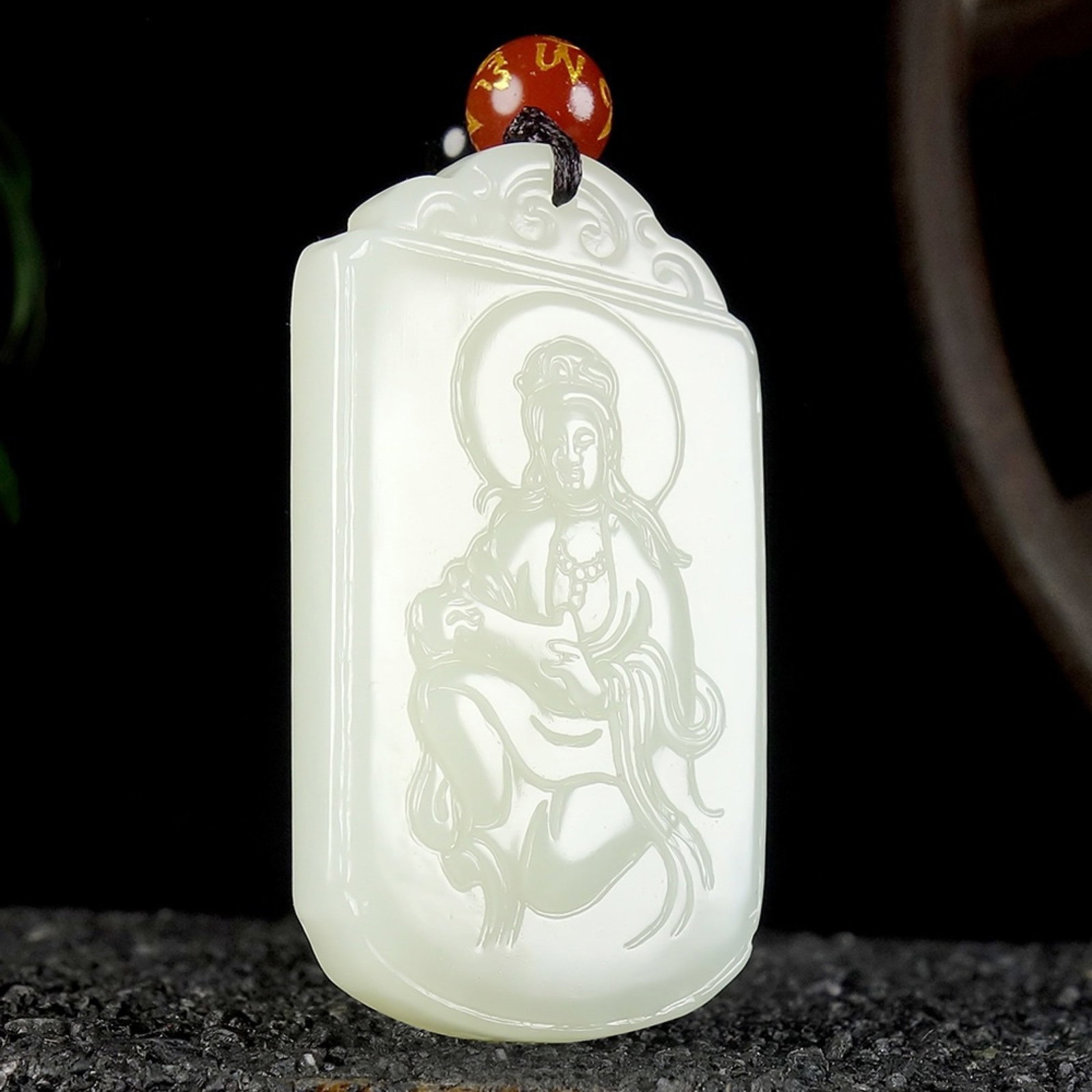 An Exquisite White Jade Statue of Avalokitesvara Pendant - 2