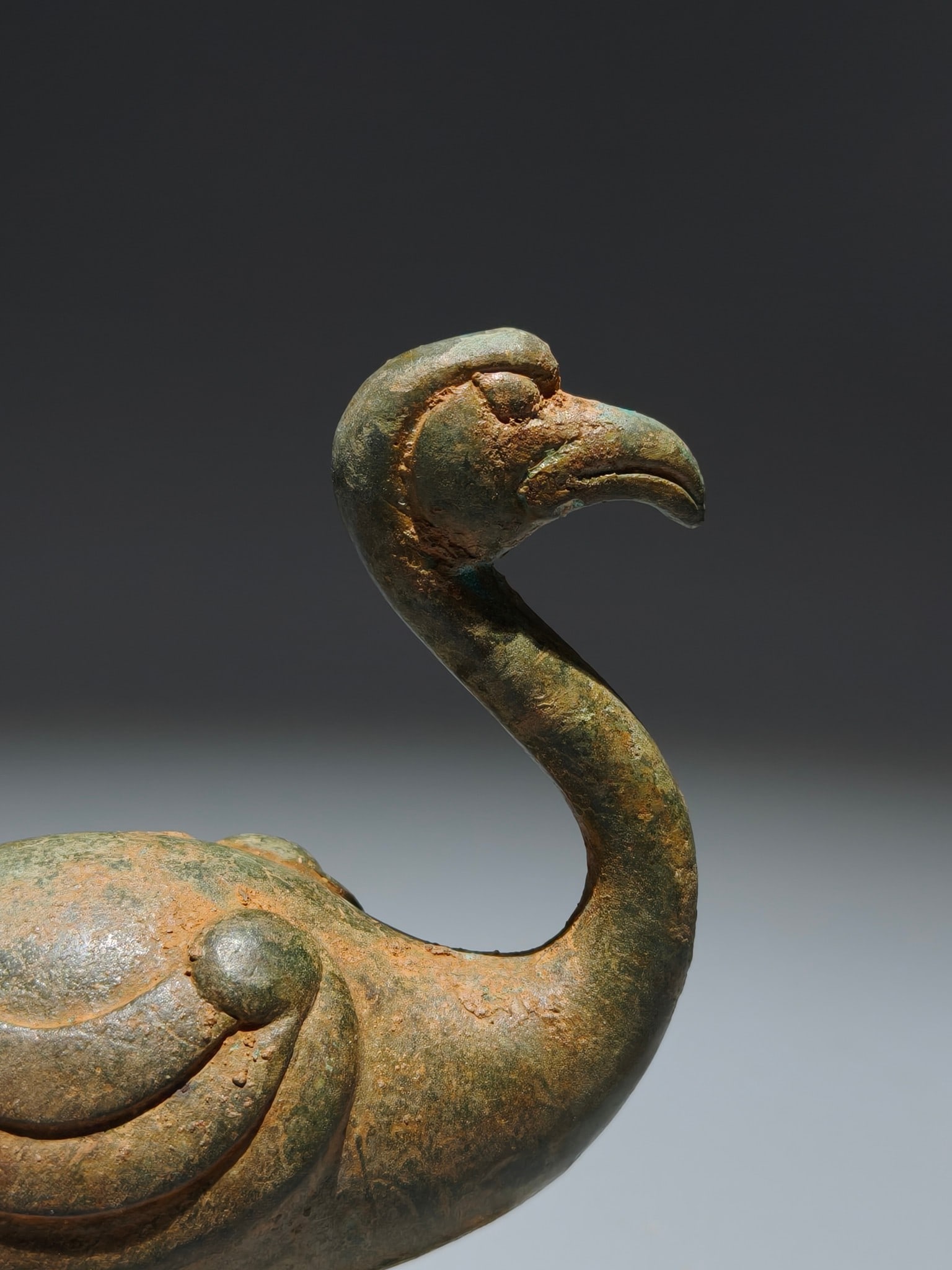 An Archaic Bronze Bird-Shaped Cane head - 2