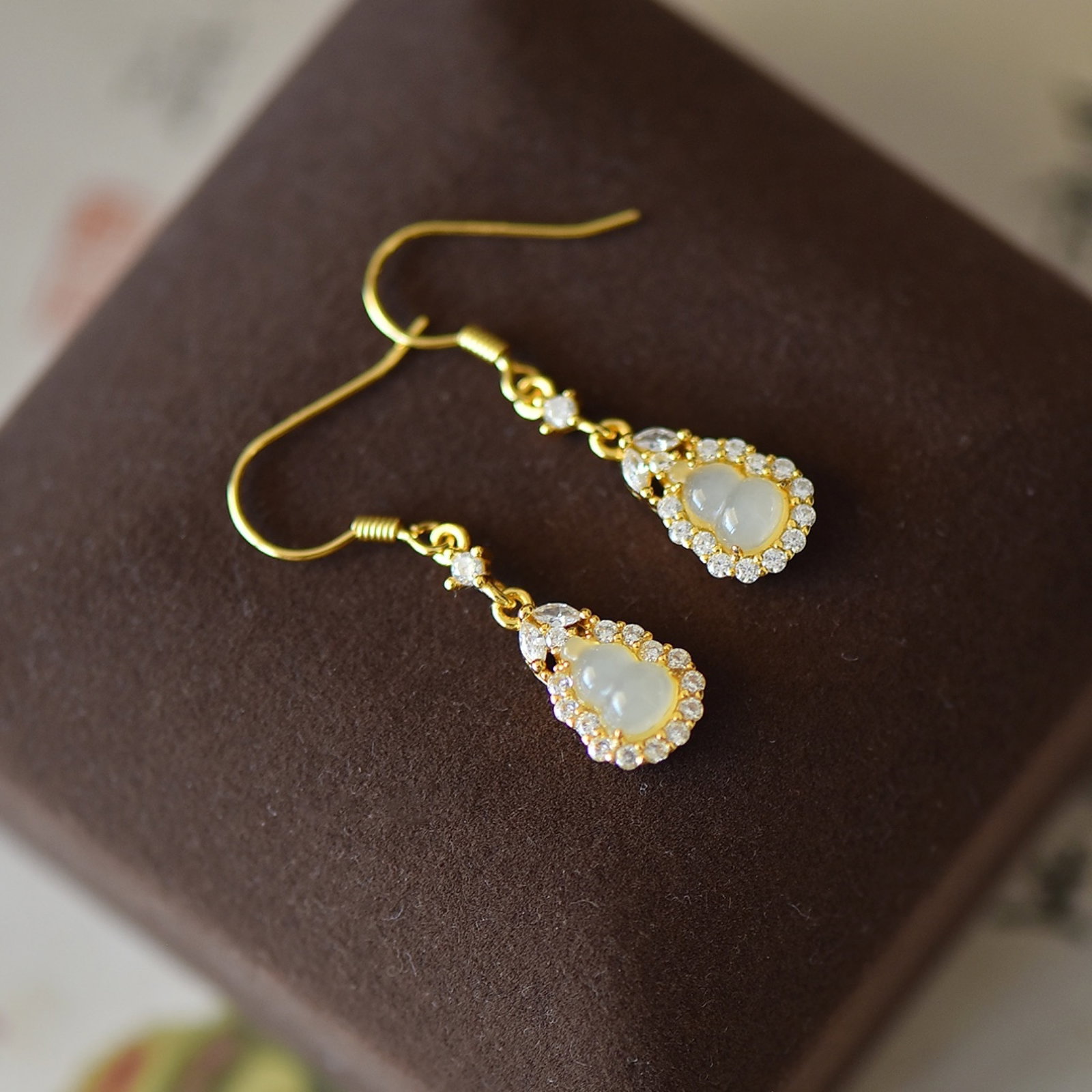 A Pair of Exquisite Sterling Silver-Gold Plated Inlaid White Jade Earrings - 4