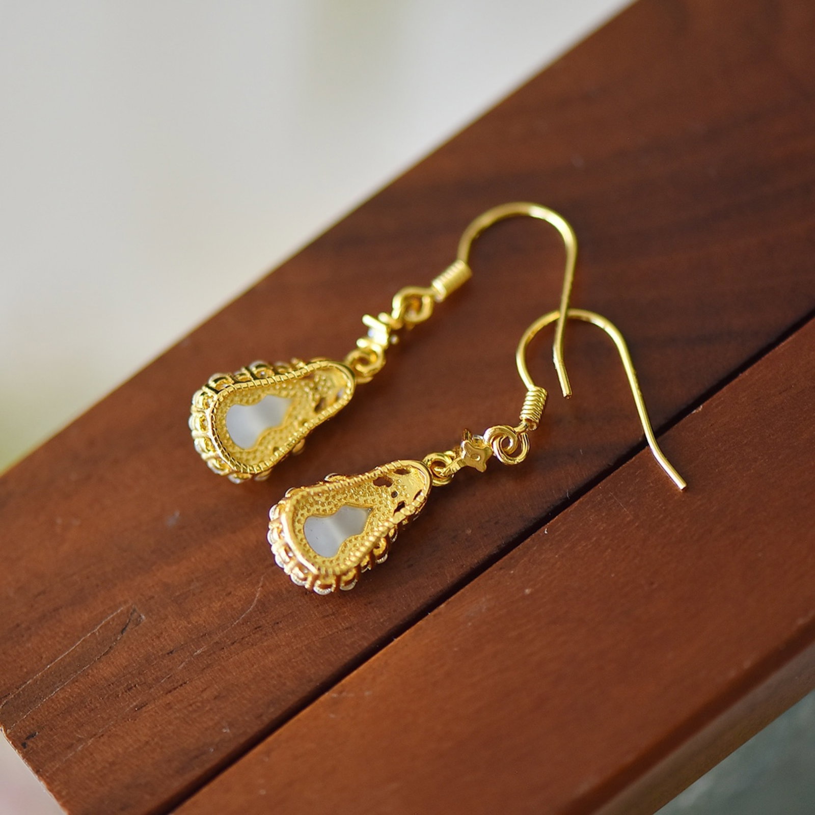 A Pair of Exquisite Sterling Silver-Gold Plated Inlaid White Jade Earrings - 5