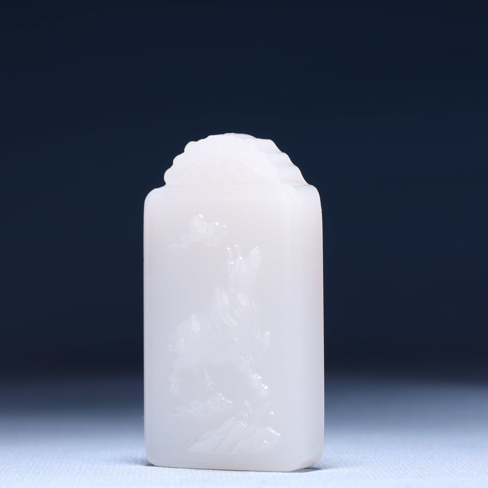 An Exquisite White Jade Buffalo Pattern Pendant - 2