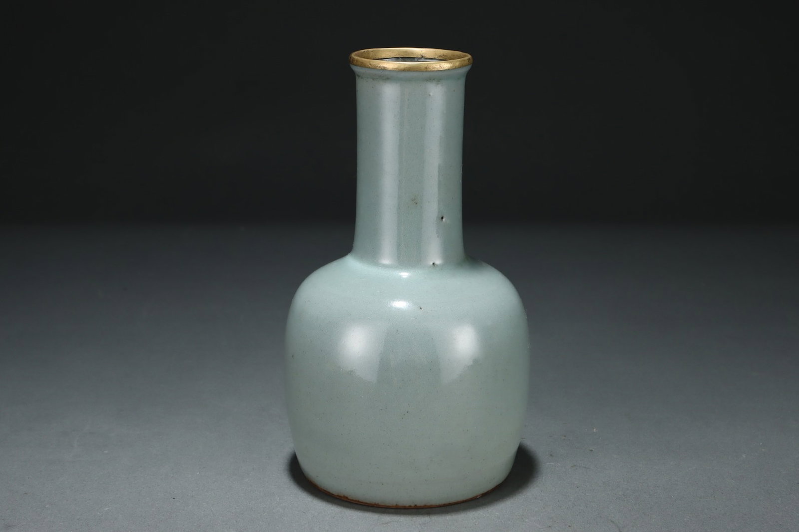An Exquisite Guan yao Cover with Gold Vase,with an Imperial Poem by Emperor Qianlong - 2