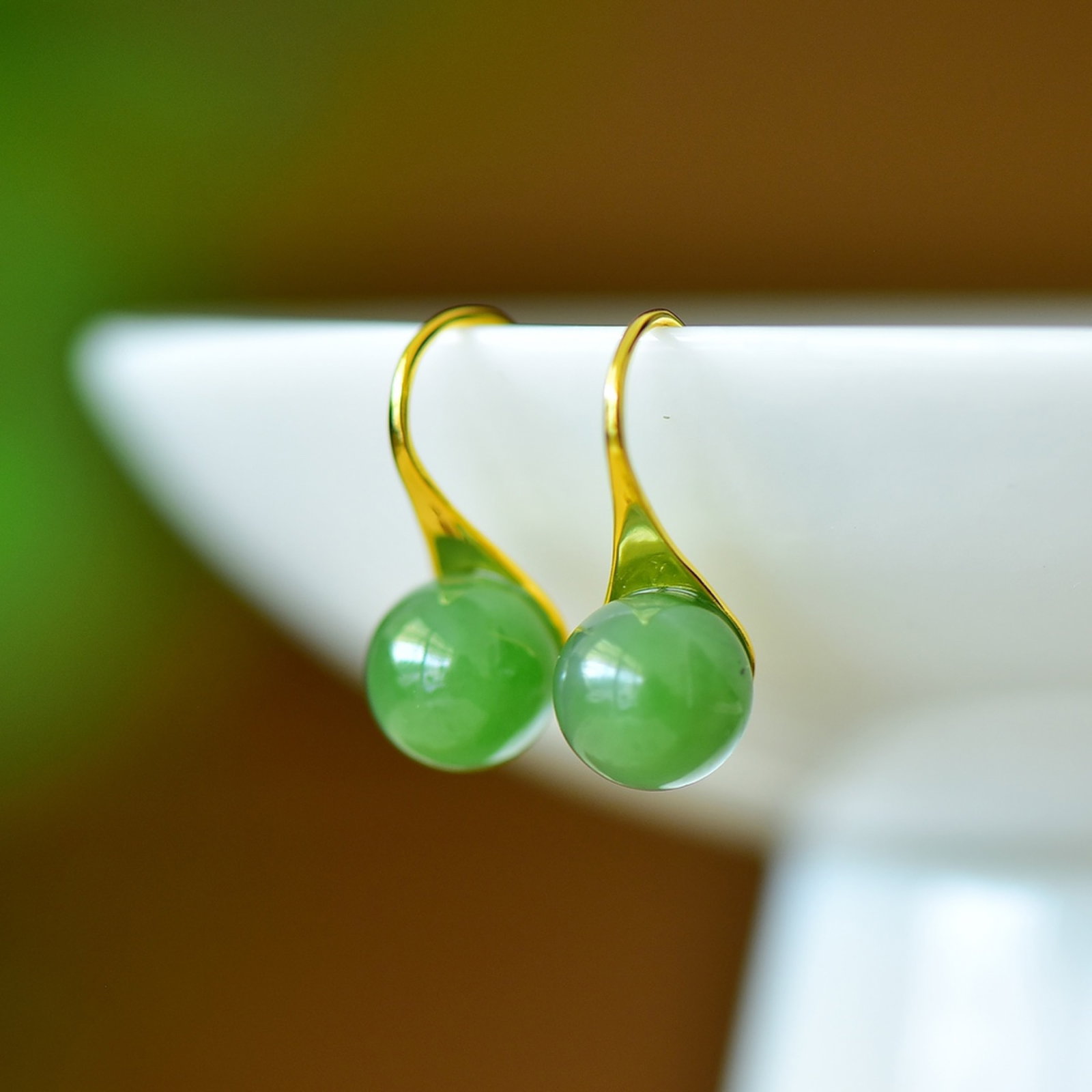 A Pair of Exquisite Sterling Silver-Gold Plated Inlaid Jasper Earrings - 4