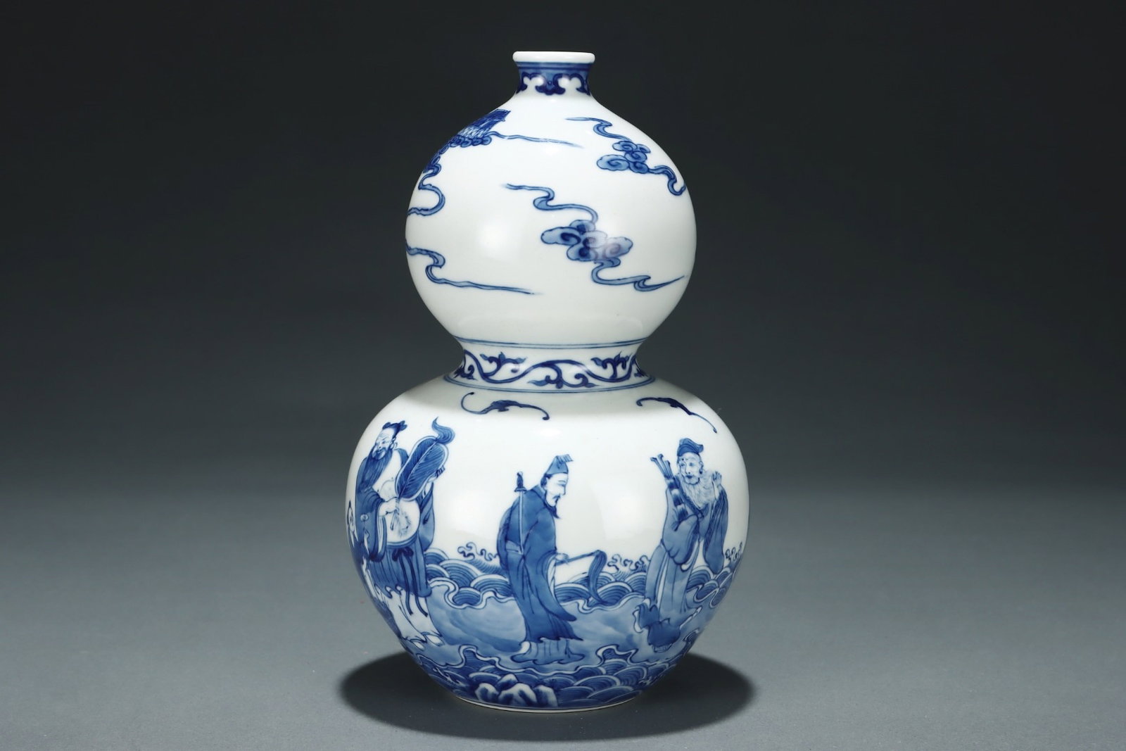 An Exquisite Blue and White Character and Story Pattern Gourd Vase - 3