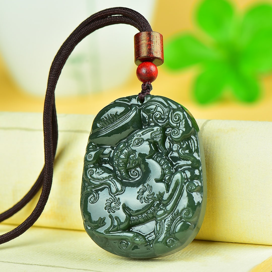 An Exquisite Sapphire Goat Pattern Pendant - 2