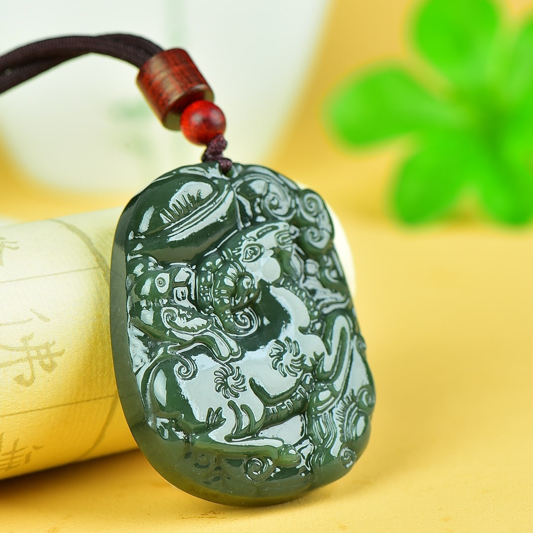 An Exquisite Sapphire Goat Pattern Pendant - 3