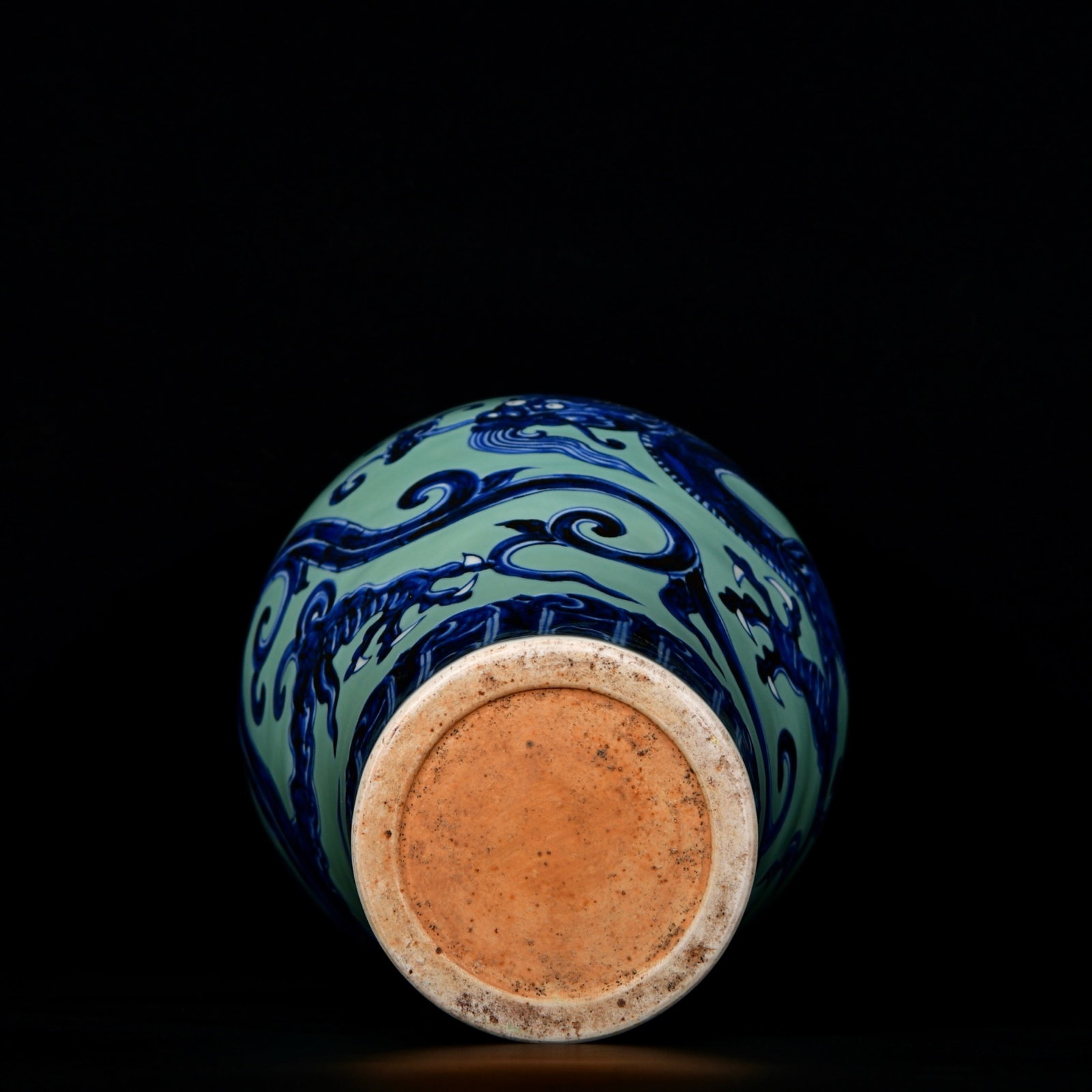 A Huge Green Ground Blue and White Dragon Pattern Vase - 9