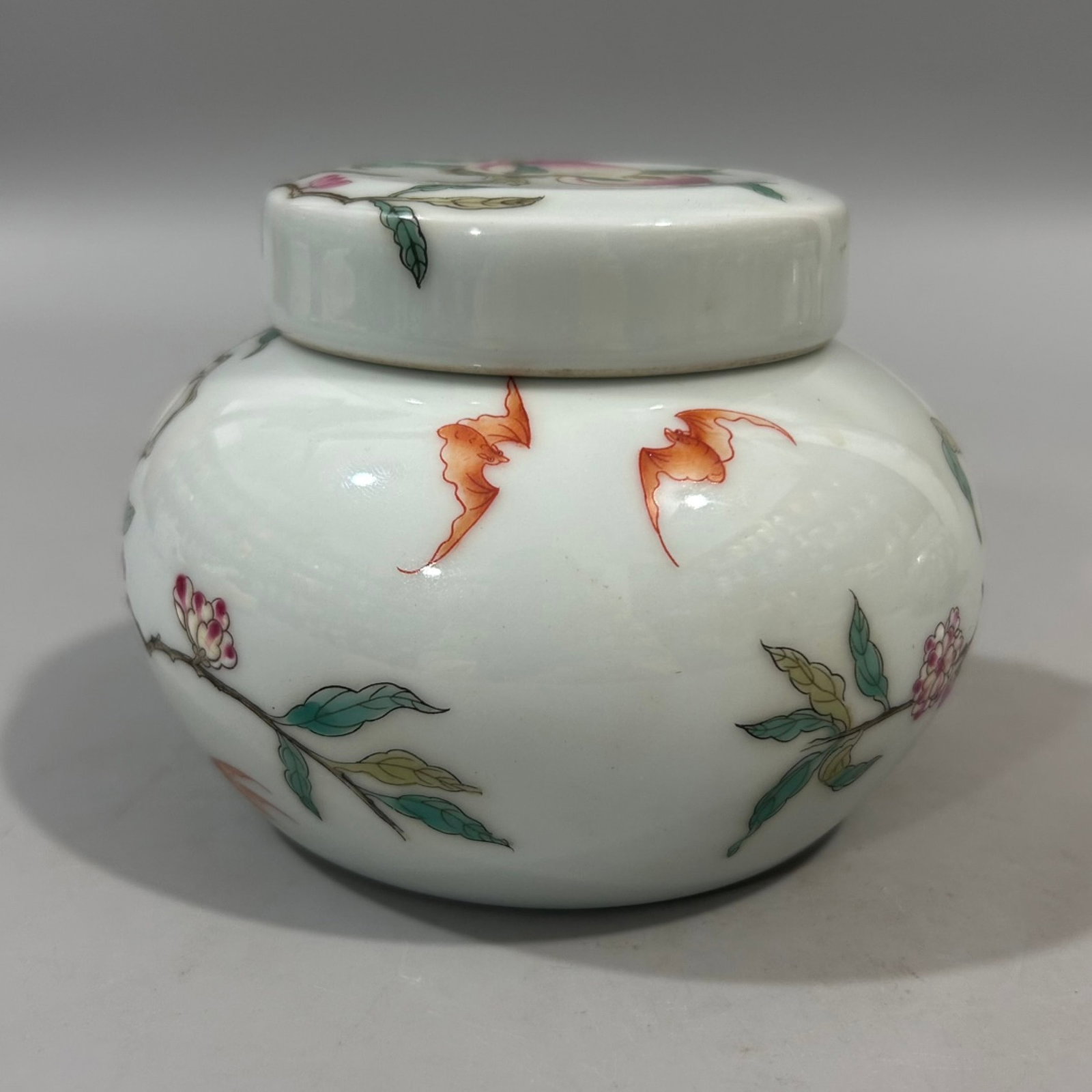 An Exquisite Famille-Rose Bats and Peach Pattern Cover Jar - 4