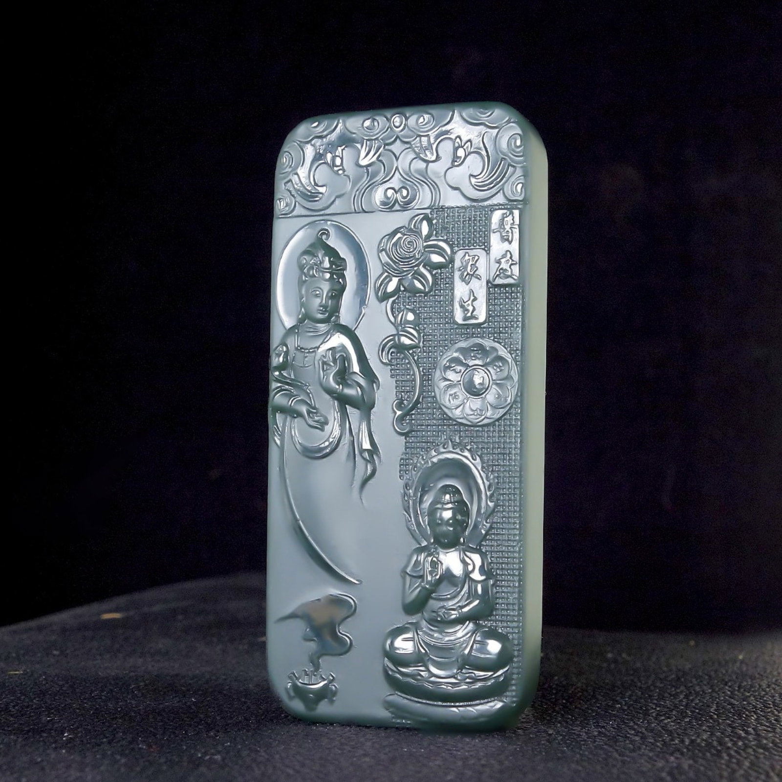 An Exquisite Greenish Jade Statue of Avalokitesvara Pendant - 3