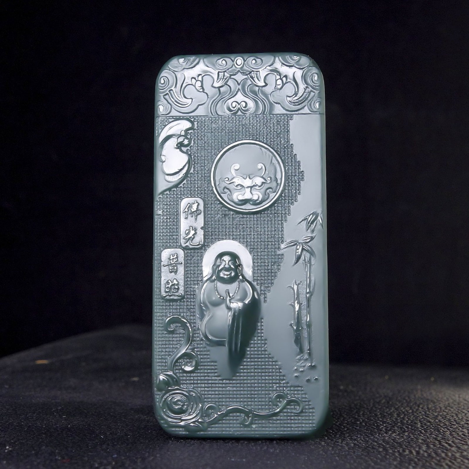 An Exquisite Greenish Jade Statue of Avalokitesvara Pendant - 4