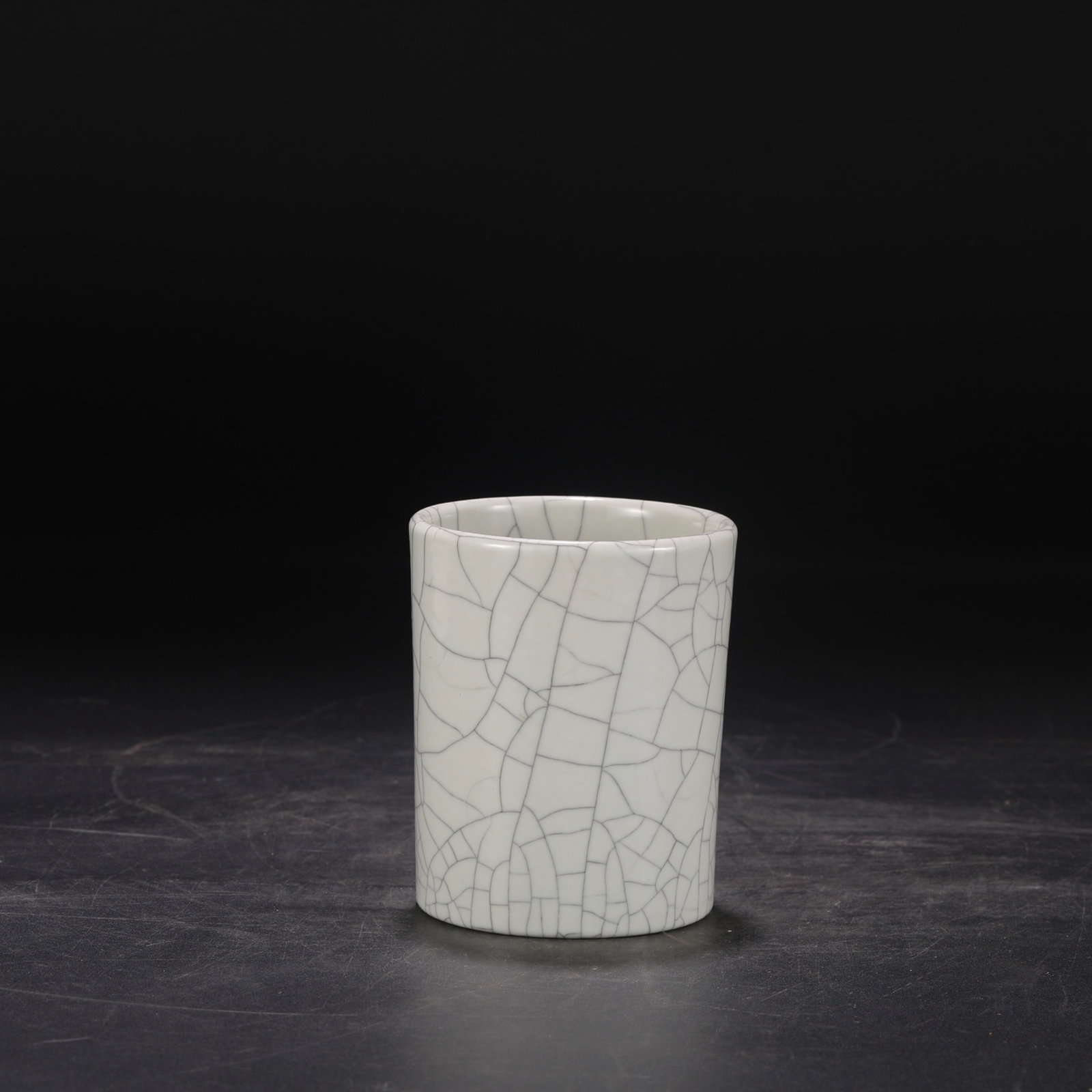 An Exquisite Guan yao Brush Pot - 2
