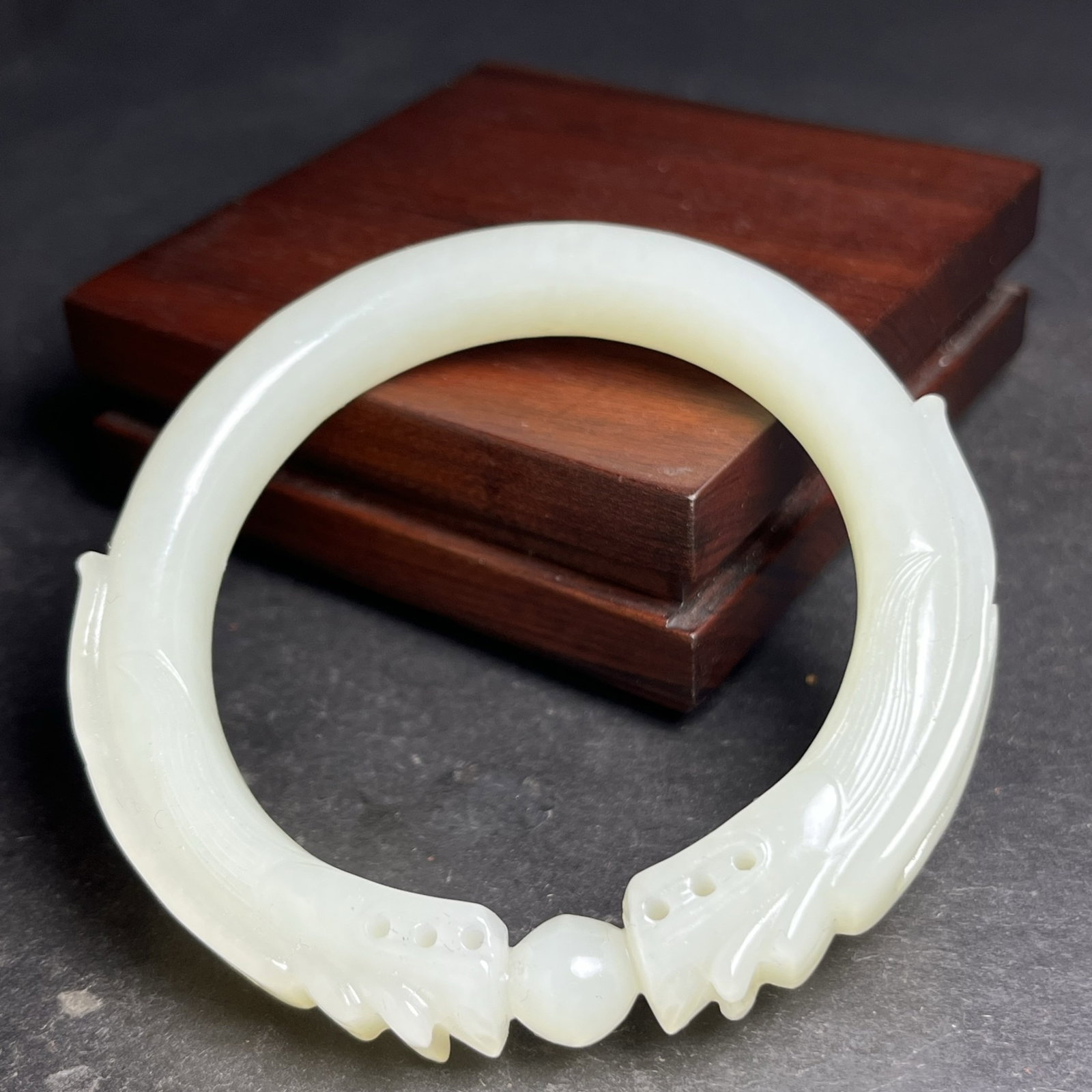 An Exquisite White Jade Dragon Pattern Pendant - 3