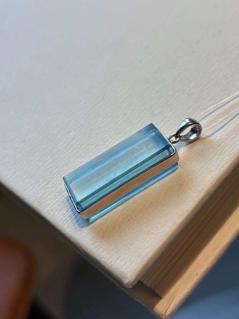 An Exquisite Sterling Silver Inlaid Aquamarine Pendant - 6