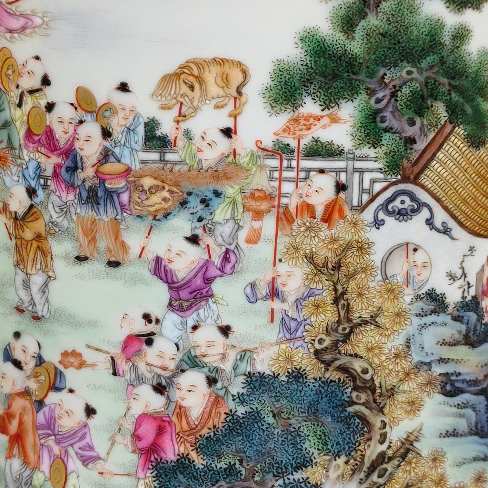 An Exquisite Famille-Rose Painted Gold Landscape and Figure Pattern Brush Pot - 15