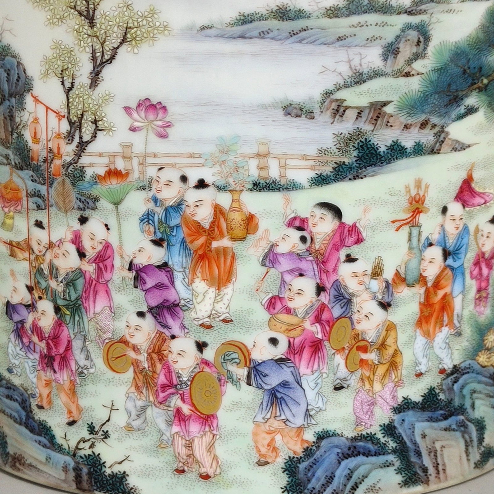 An Exquisite Famille-Rose Painted Gold Landscape and Figure Pattern Brush Pot - 3