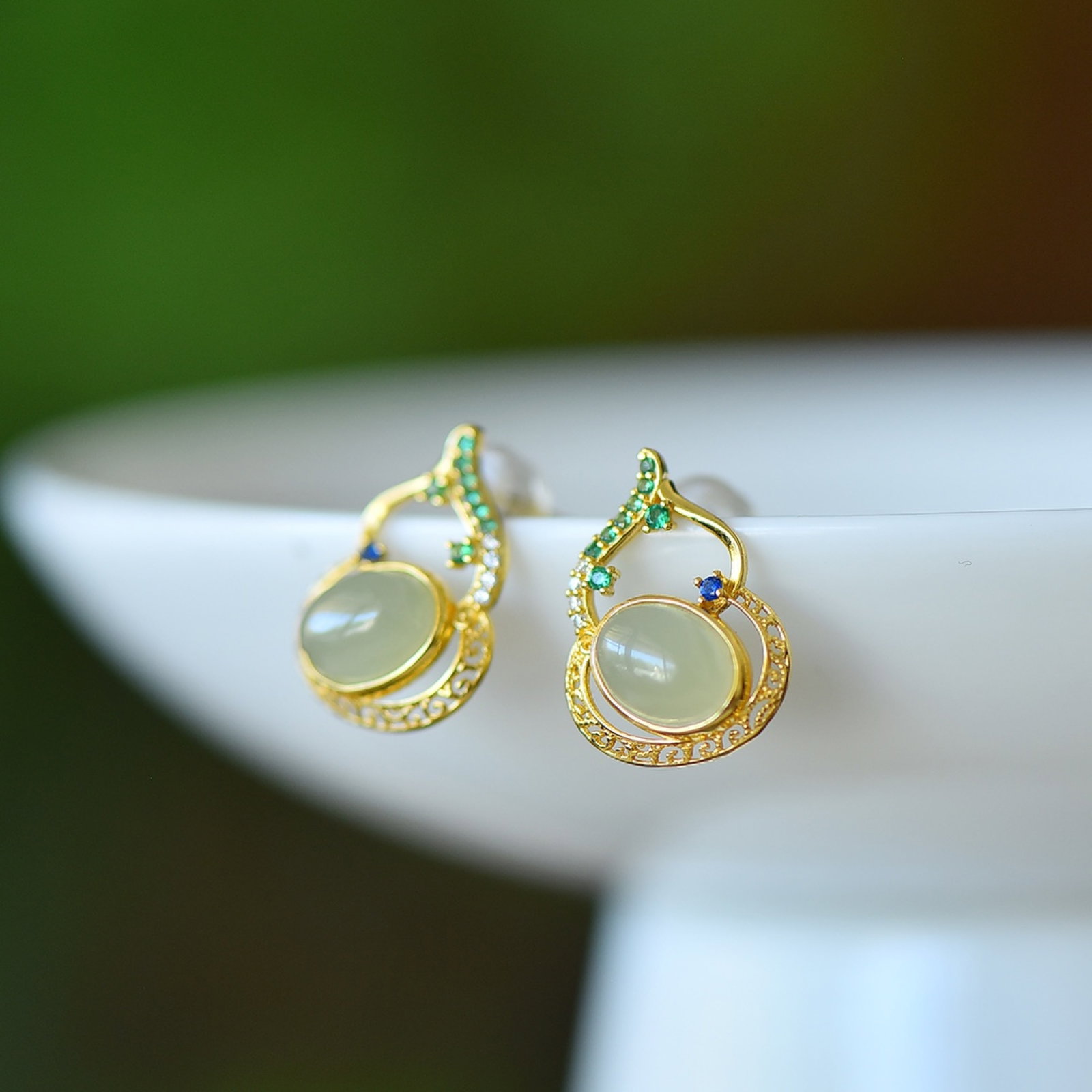 An Exquisite Sterling Silver-Gold Plated Inlaid White Jade Gourd Earrings,Inlaid Diamond - 2