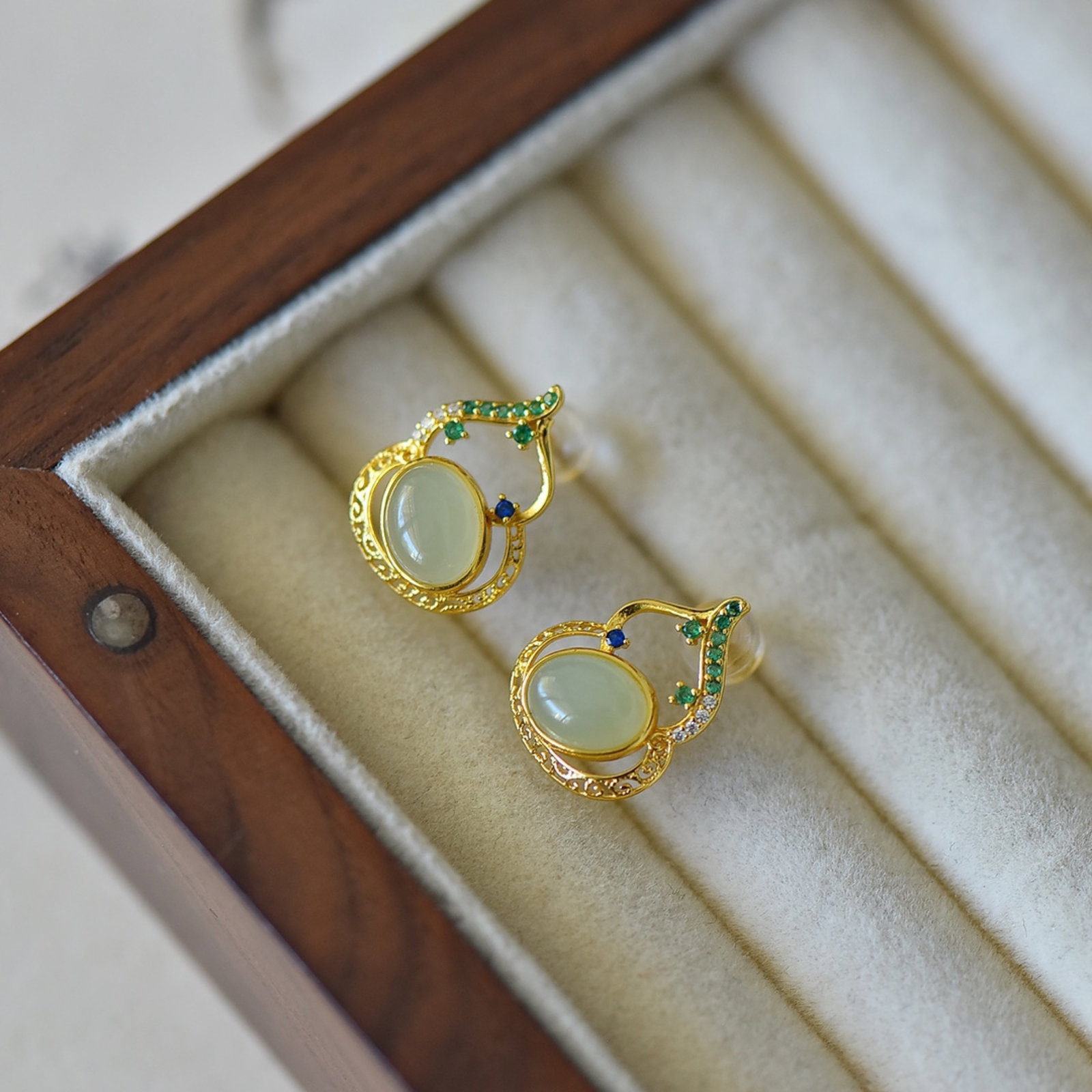 An Exquisite Sterling Silver-Gold Plated Inlaid White Jade Gourd Earrings,Inlaid Diamond - 4