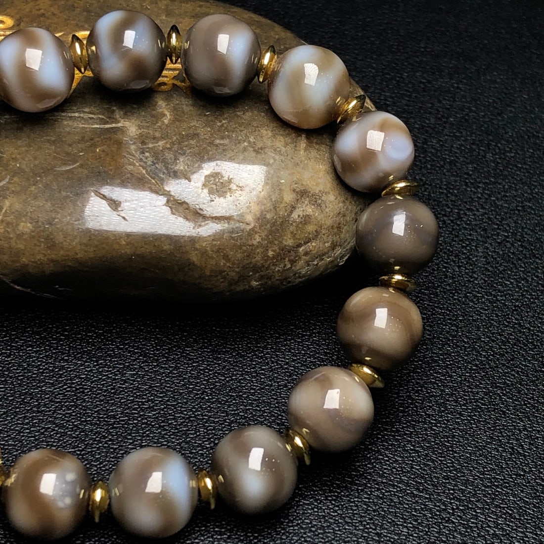 An Exquisite Dzi Bead Bracelets - 6