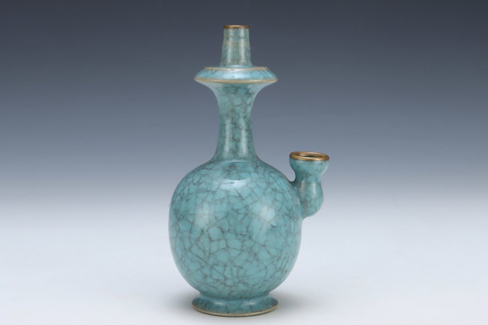 An Exquisite Ru yao Sky Blue Glazed Cover with Gold Vase - 3