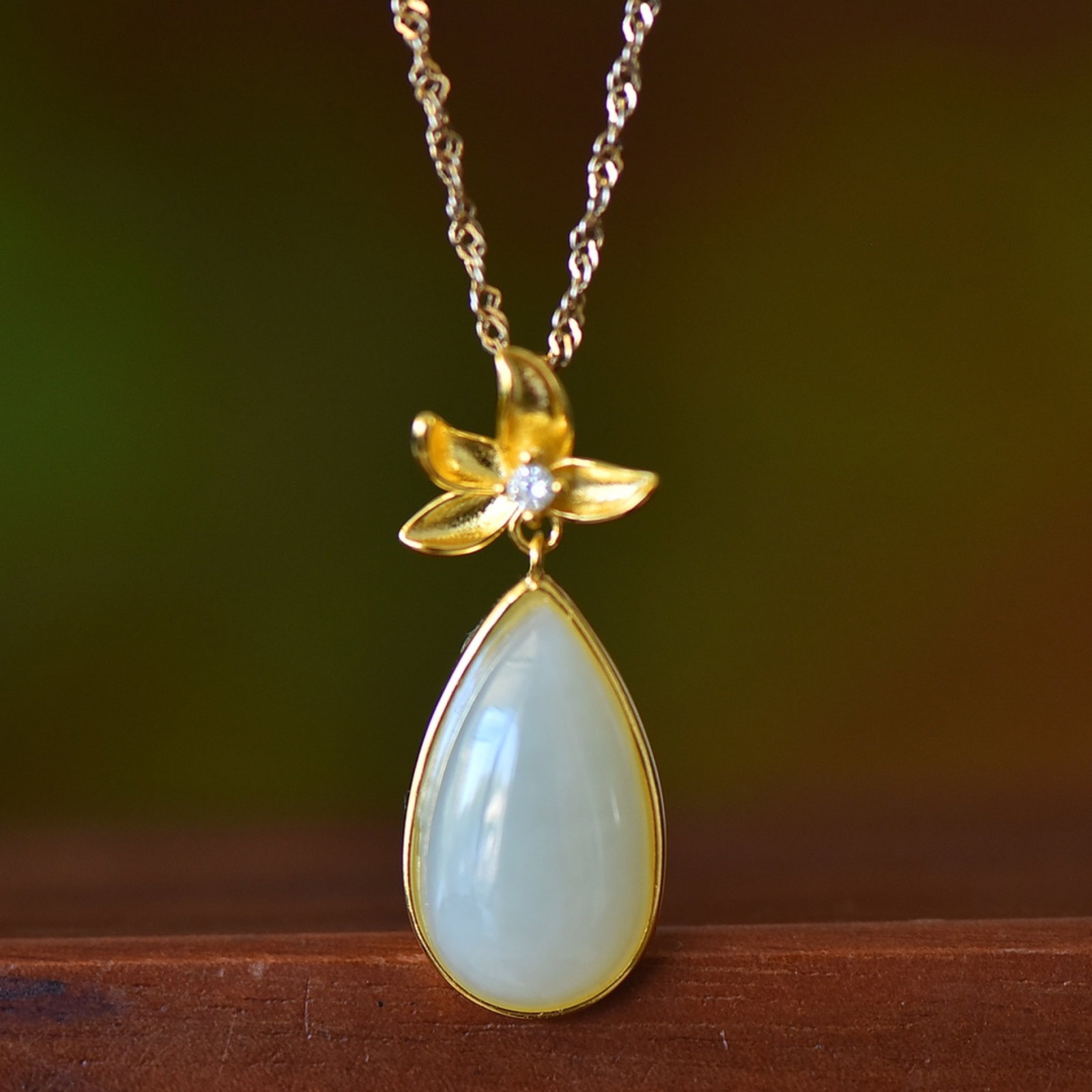An Exquisite Sterling Silver-Gold Plated Inlaid White Jade Pendant - 2