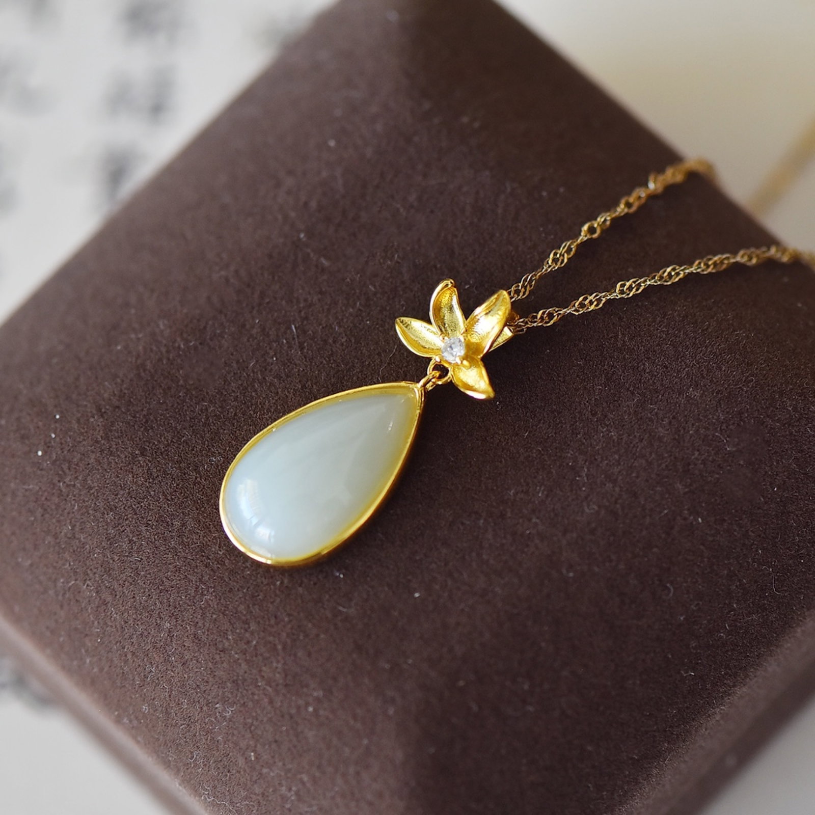An Exquisite Sterling Silver-Gold Plated Inlaid White Jade Pendant - 4
