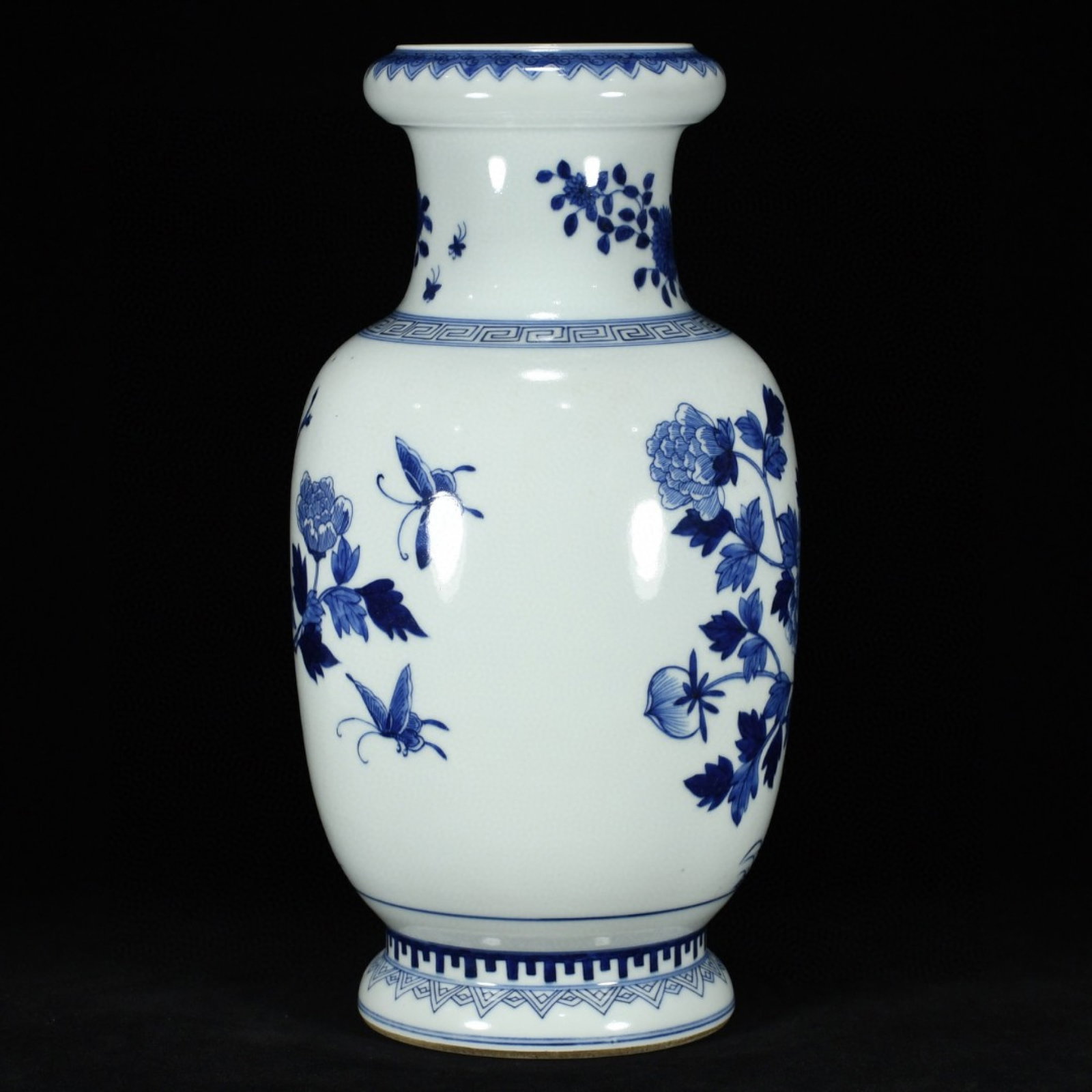 A Rare Blue and White Flower and Butterfly Pattern Vase - 3