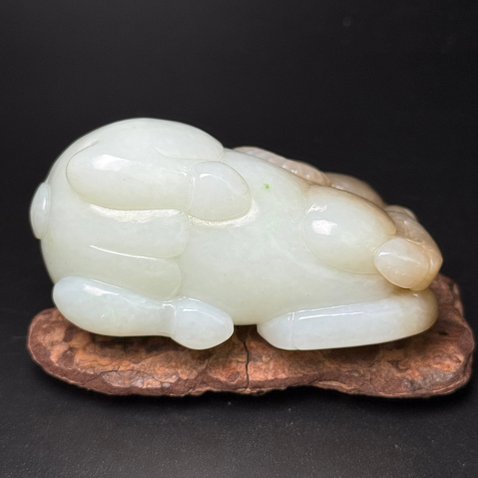 An Exquisite White Jade Sheep Ornament - 6