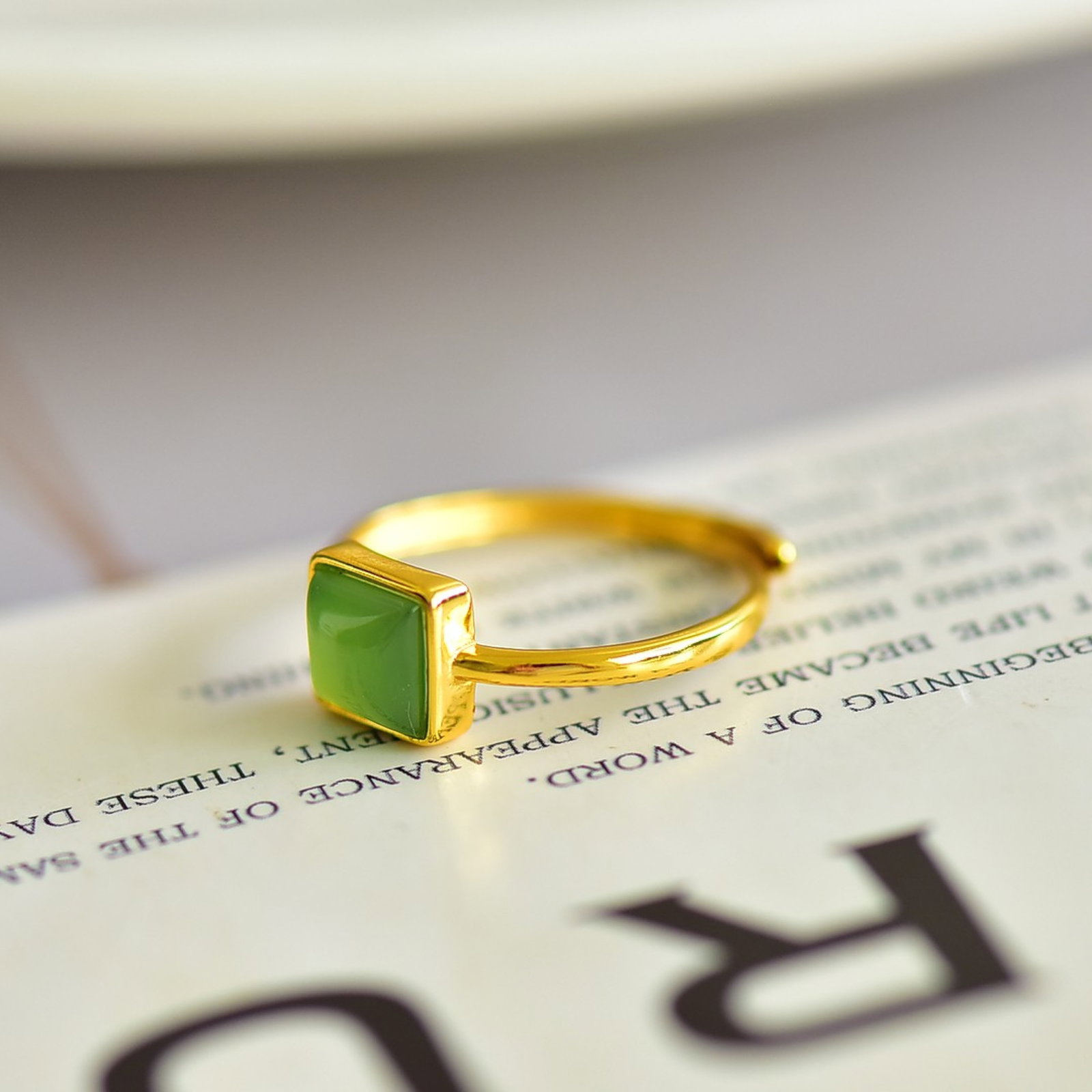 An Exquisite Sterling Silver-Gold Plated Inlaid Jasper Ring - 4