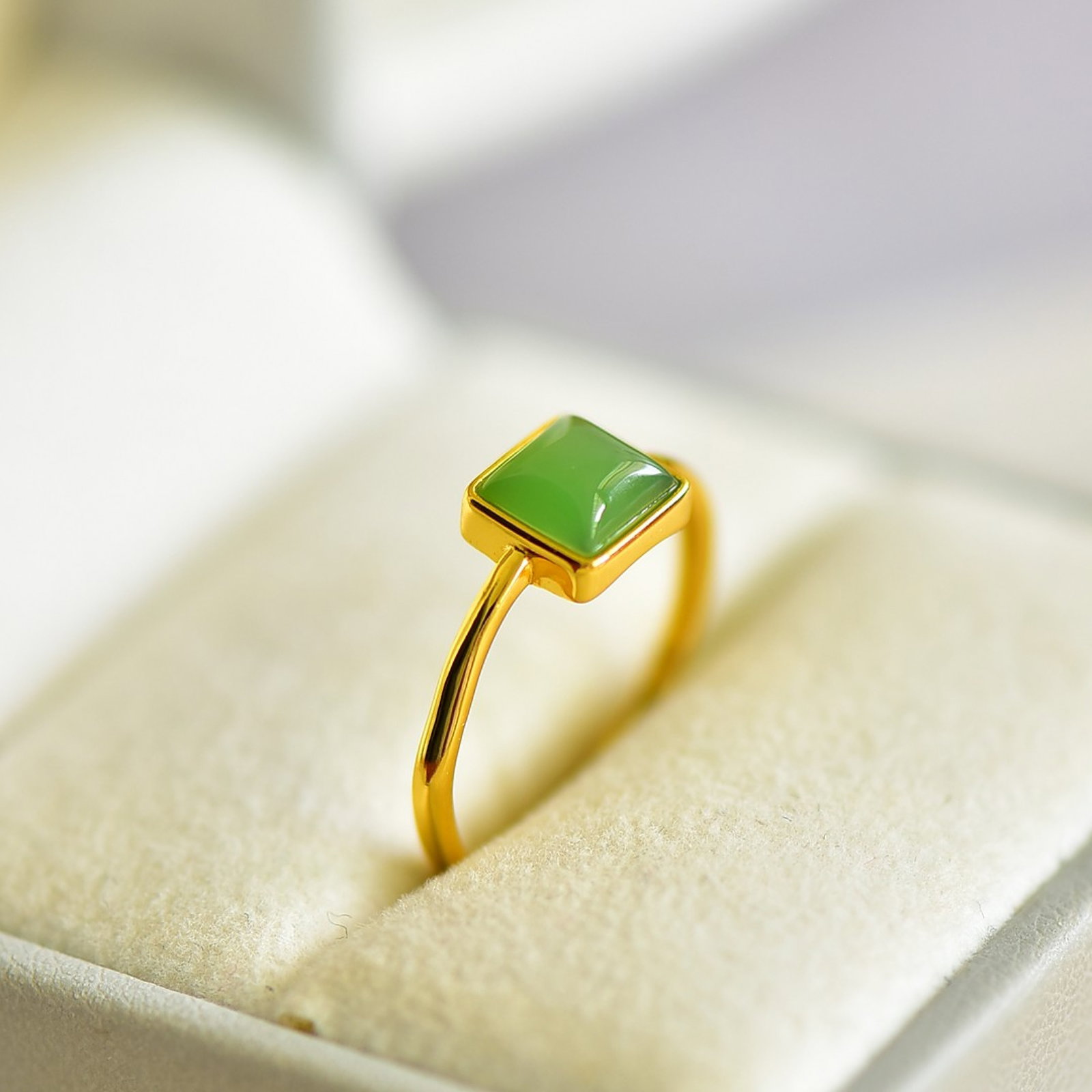 An Exquisite Sterling Silver-Gold Plated Inlaid Jasper Ring - 5