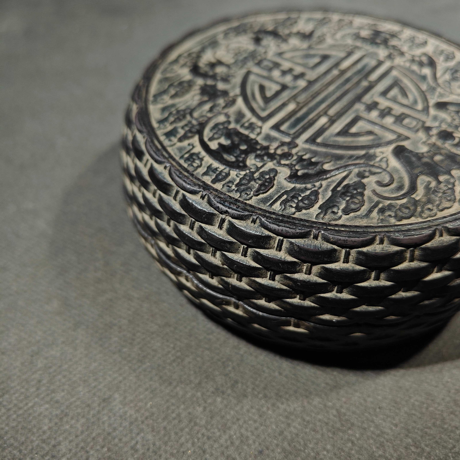 An Exquisite Bats and Peach Pattern Inkstone - 4