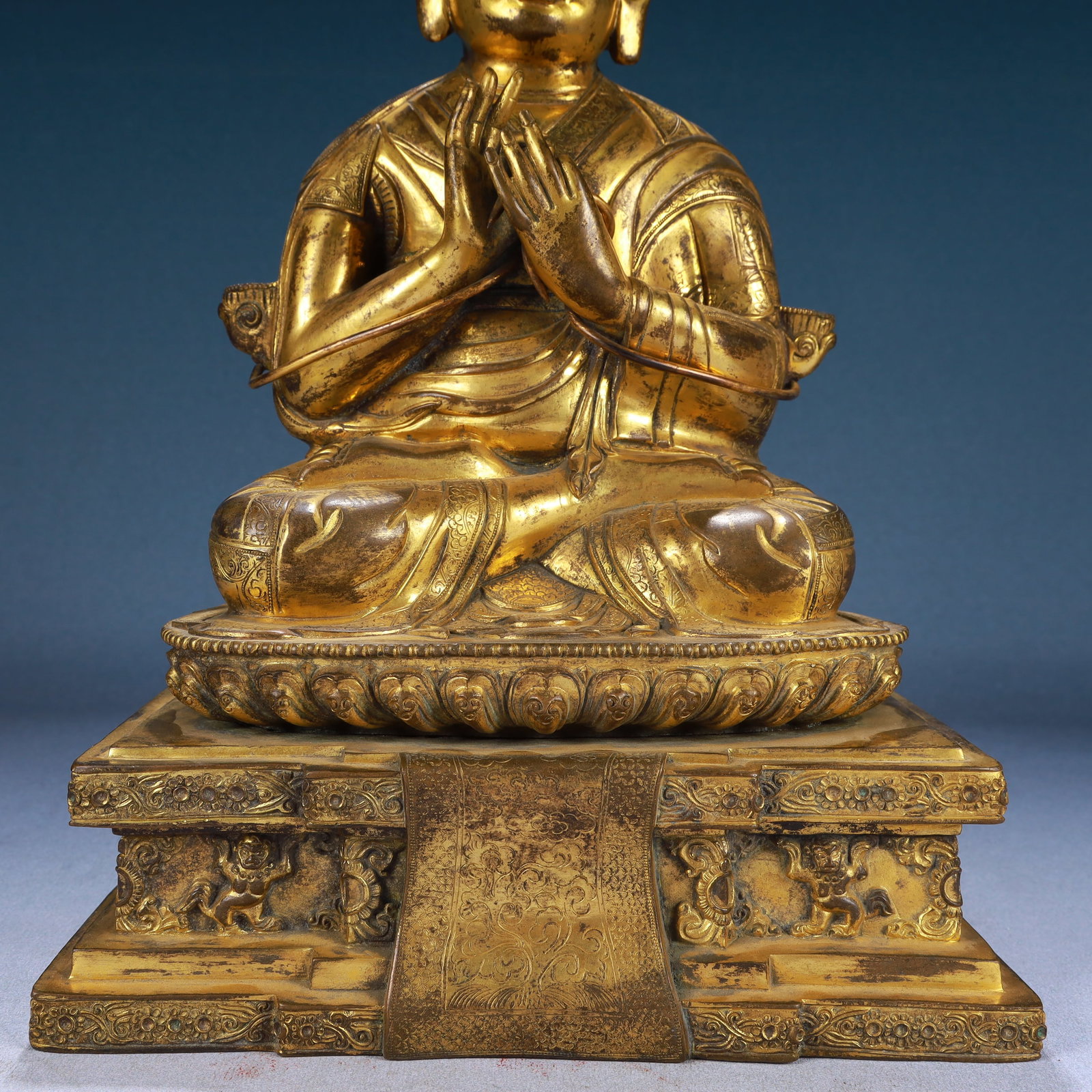 A Solemn Gilt Bronze Statue of Guru - 4