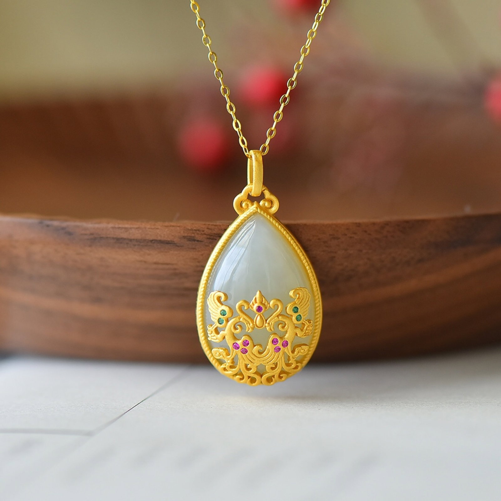 An Exquisite Sterling Silver-Gold Plated Inlaid White Jade Pendant,Inlaid Diamond: Estimated Value:200-400 An Exquisite Sterling Silver-Gold Plated Inlaid White Jade Pendant,Inlaid Diamond,Size:15mmx23mm