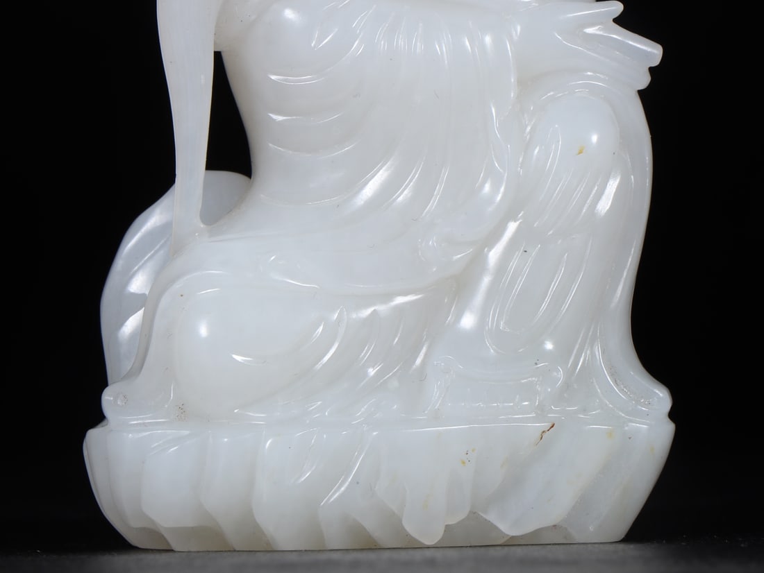An Exquisite White Jade Statue of Avalokitesvara - 4