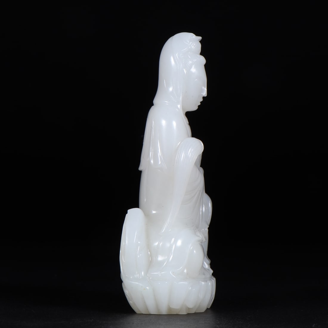 An Exquisite White Jade Statue of Avalokitesvara - 7