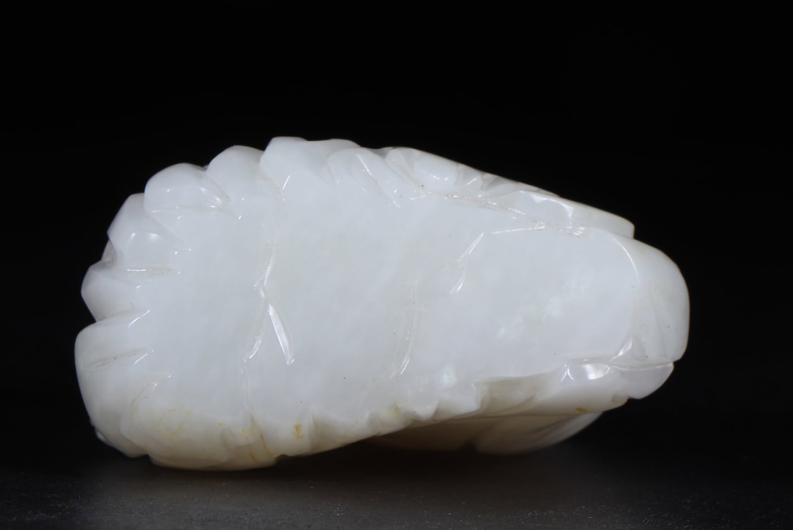 An Exquisite White Jade Statue of Avalokitesvara - 8