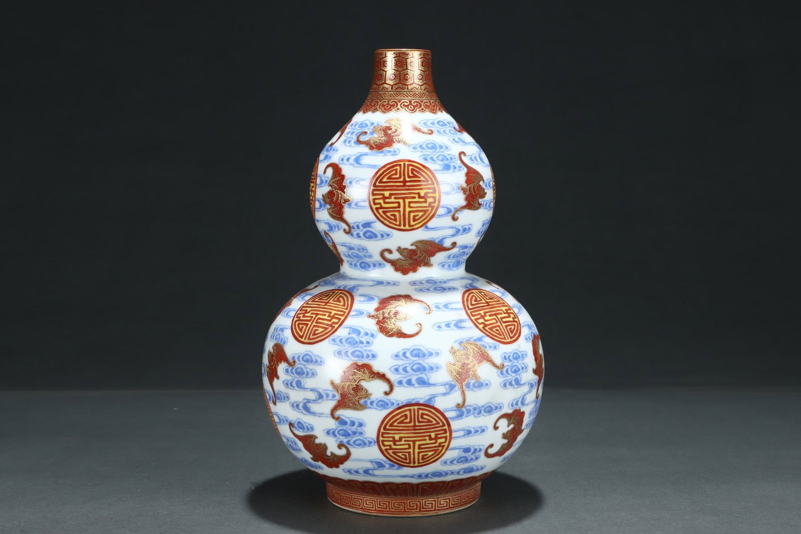 A Rare Blue and White Iron-Red Painted Gold Auspicious Cloud,Bats and Peach Pattern Gourd Vase,With - 2