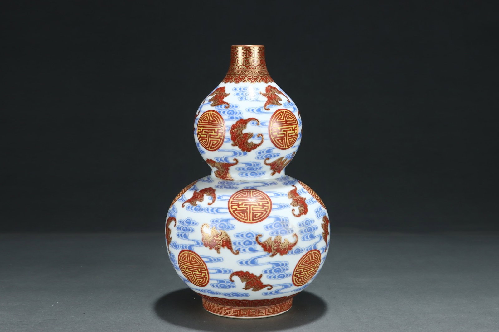 A Rare Blue and White Iron-Red Painted Gold Auspicious Cloud,Bats and Peach Pattern Gourd Vase,With - 3