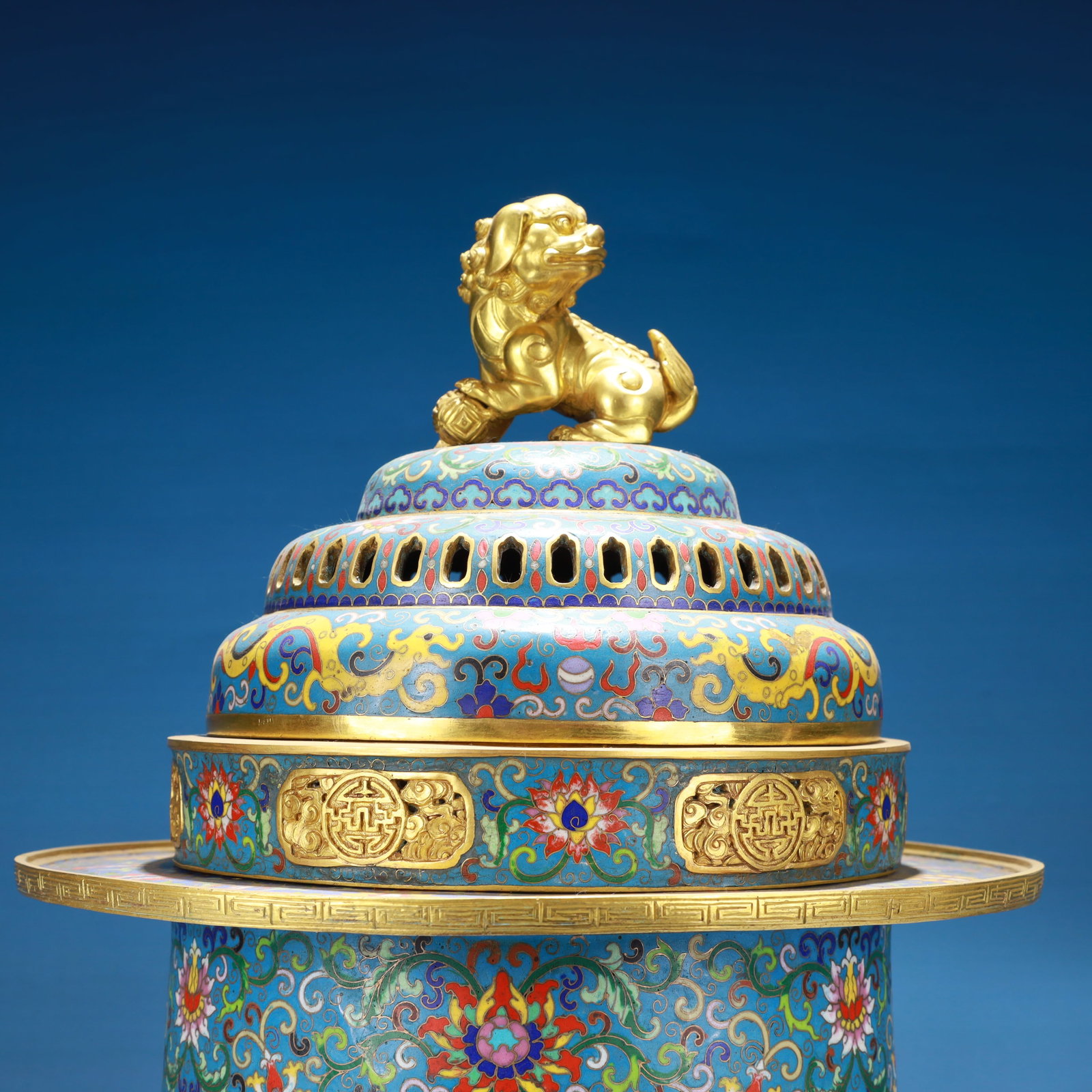 An Exquisite Cloisonne Lotus Pattern Tripod Censer - 2