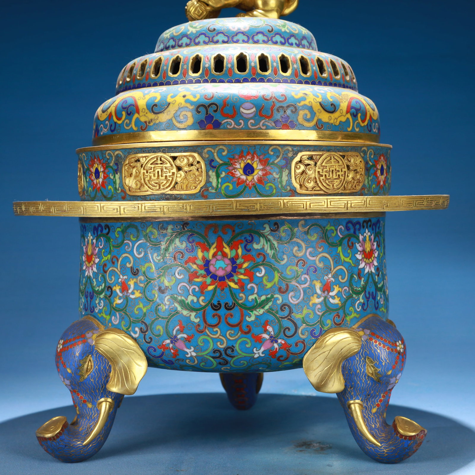An Exquisite Cloisonne Lotus Pattern Tripod Censer - 3