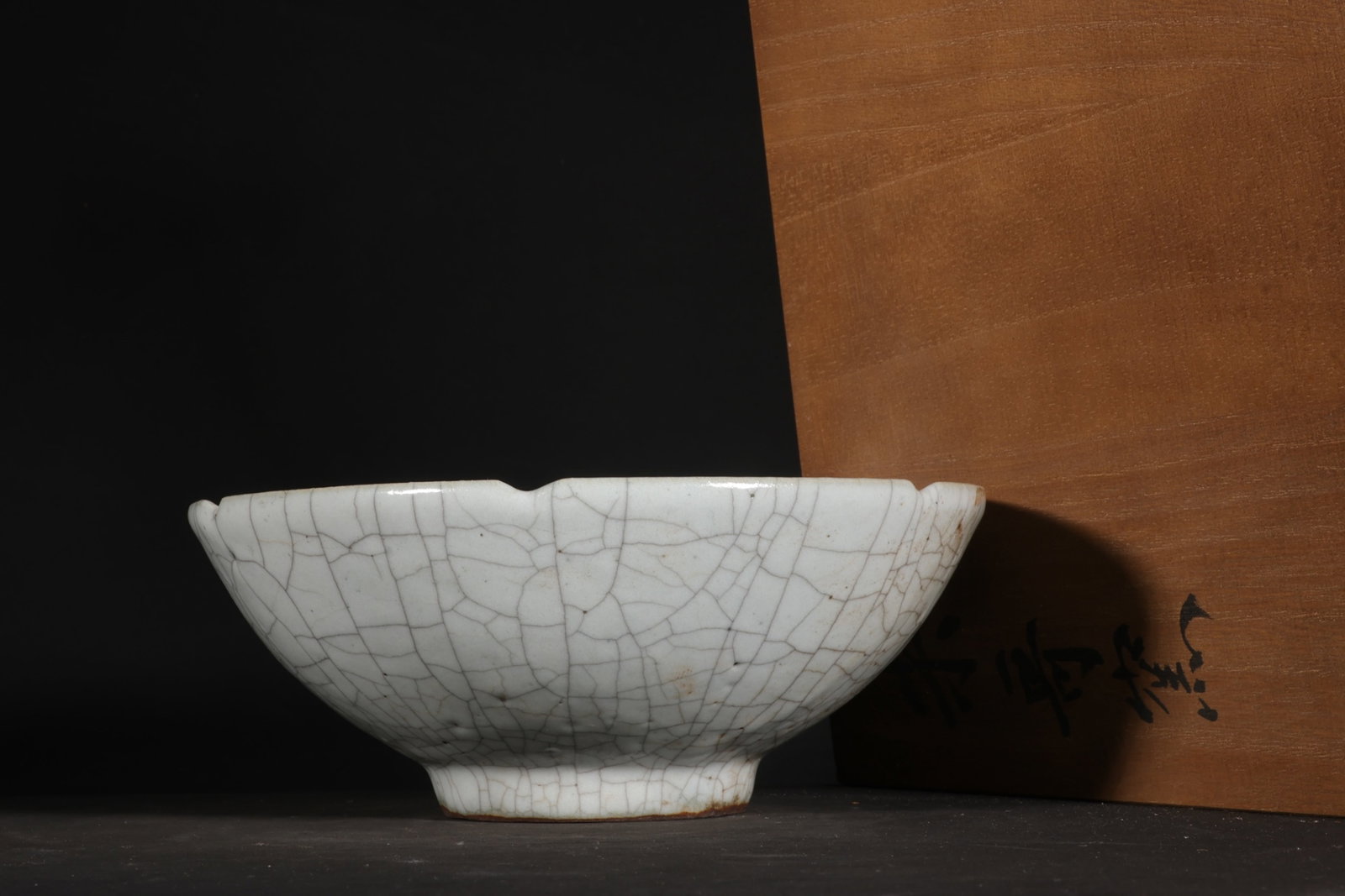 An Exquisite Ge yao White Glazed Bowl: An Exquisite Ge yao White Glazed Bowl,Song Dynasty,China,Size:2.4inx6.2in 哥窑白釉碗,中国宋代