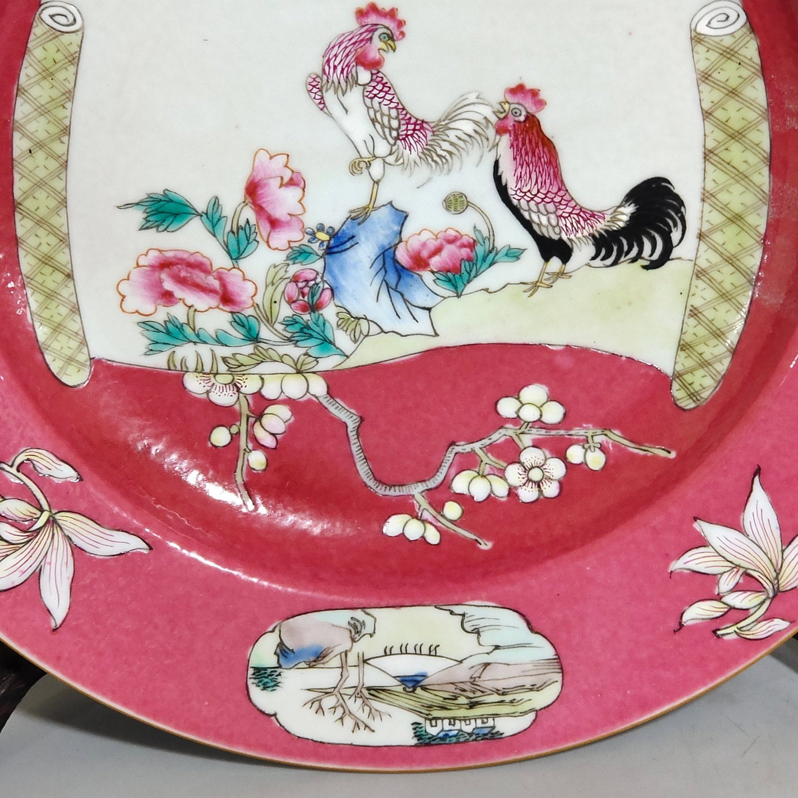 A Pair of Exquisite Ruby Red-Glazed Flower and Rooster Pattern Plates - 7