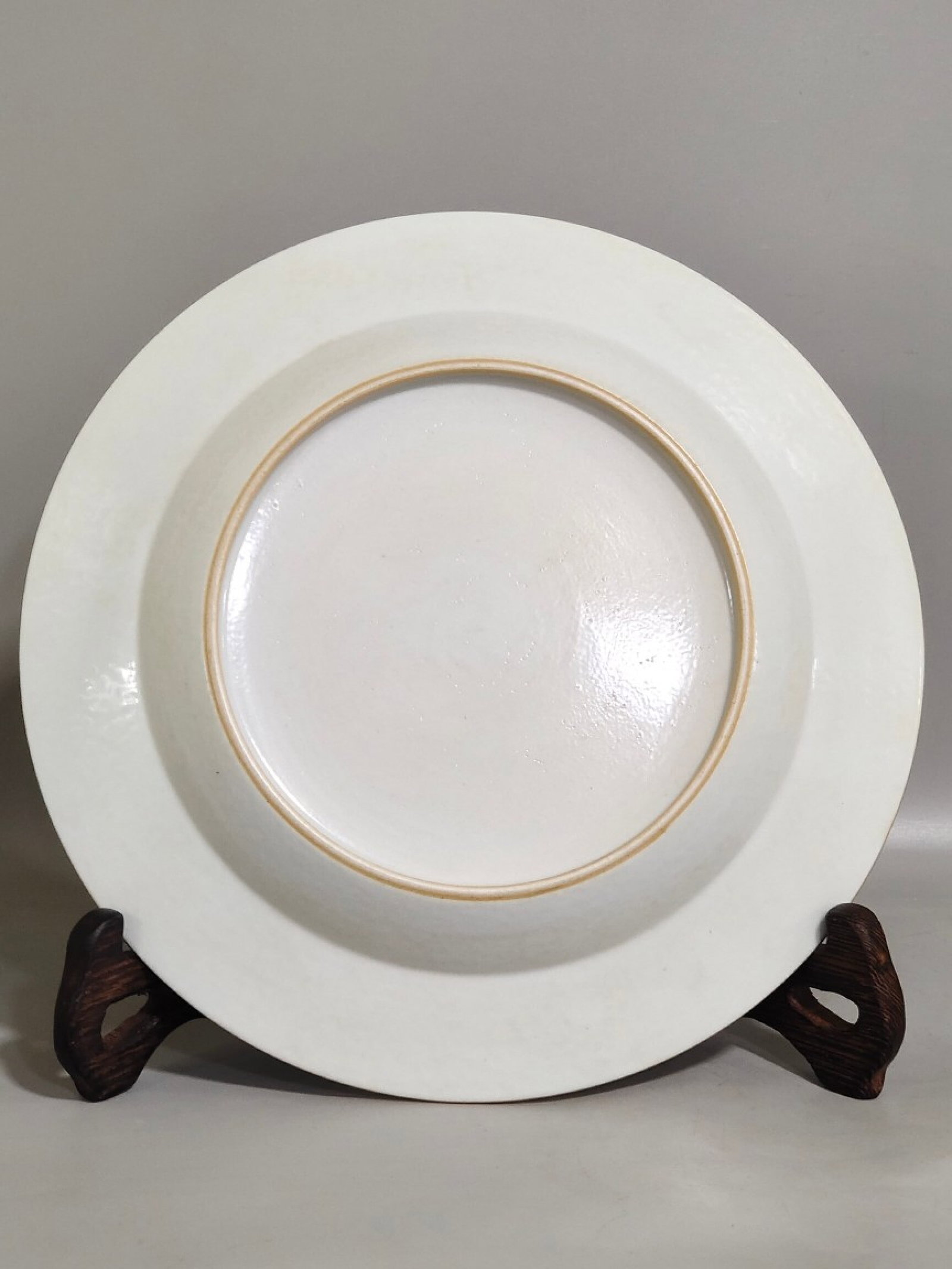 A Pair of Exquisite Ruby Red-Glazed Flower and Rooster Pattern Plates - 8