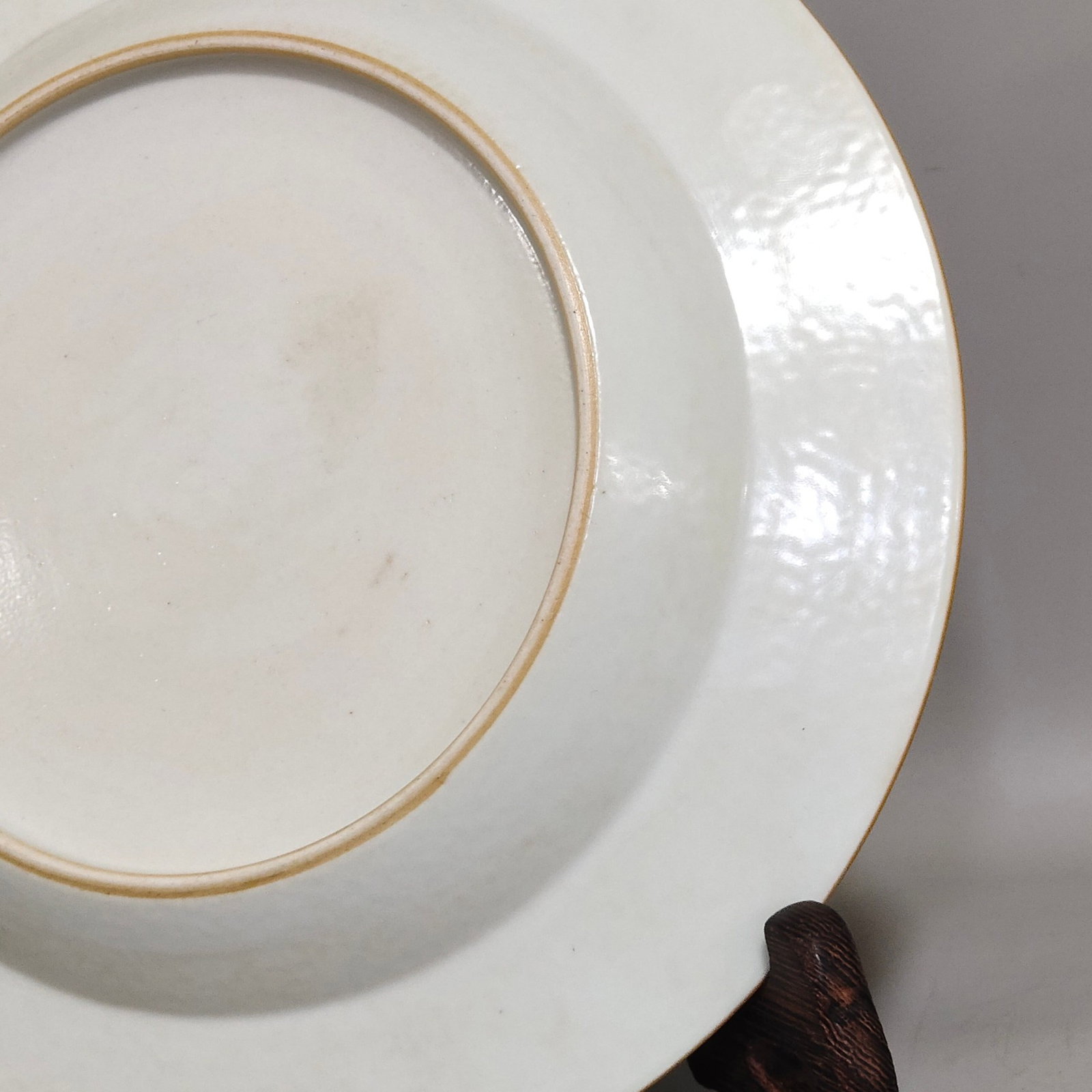 A Pair of Exquisite Ruby Red-Glazed Flower and Rooster Pattern Plates - 9