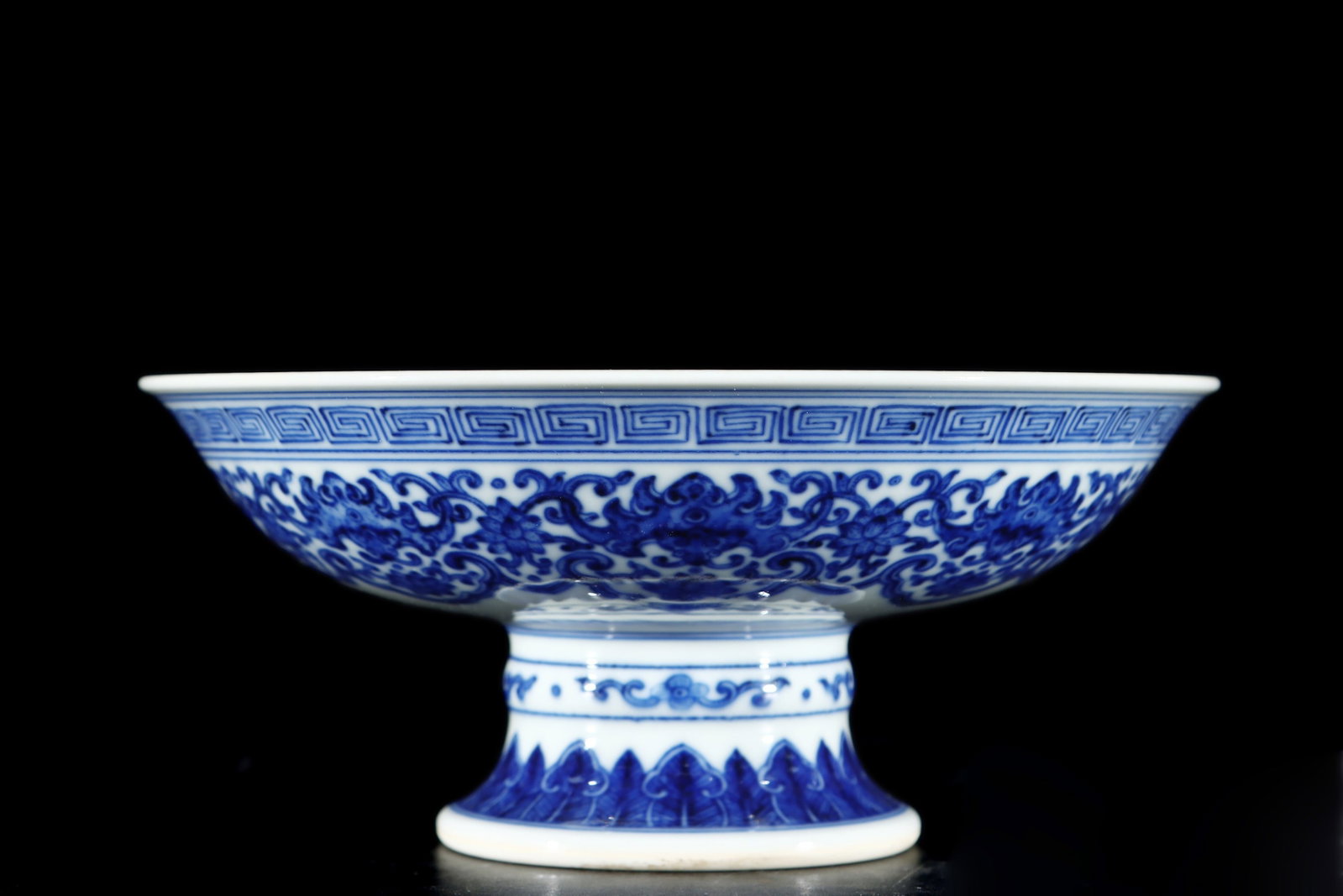 An Exquisite Blue and White Crane Pattern Stem Plate - 3